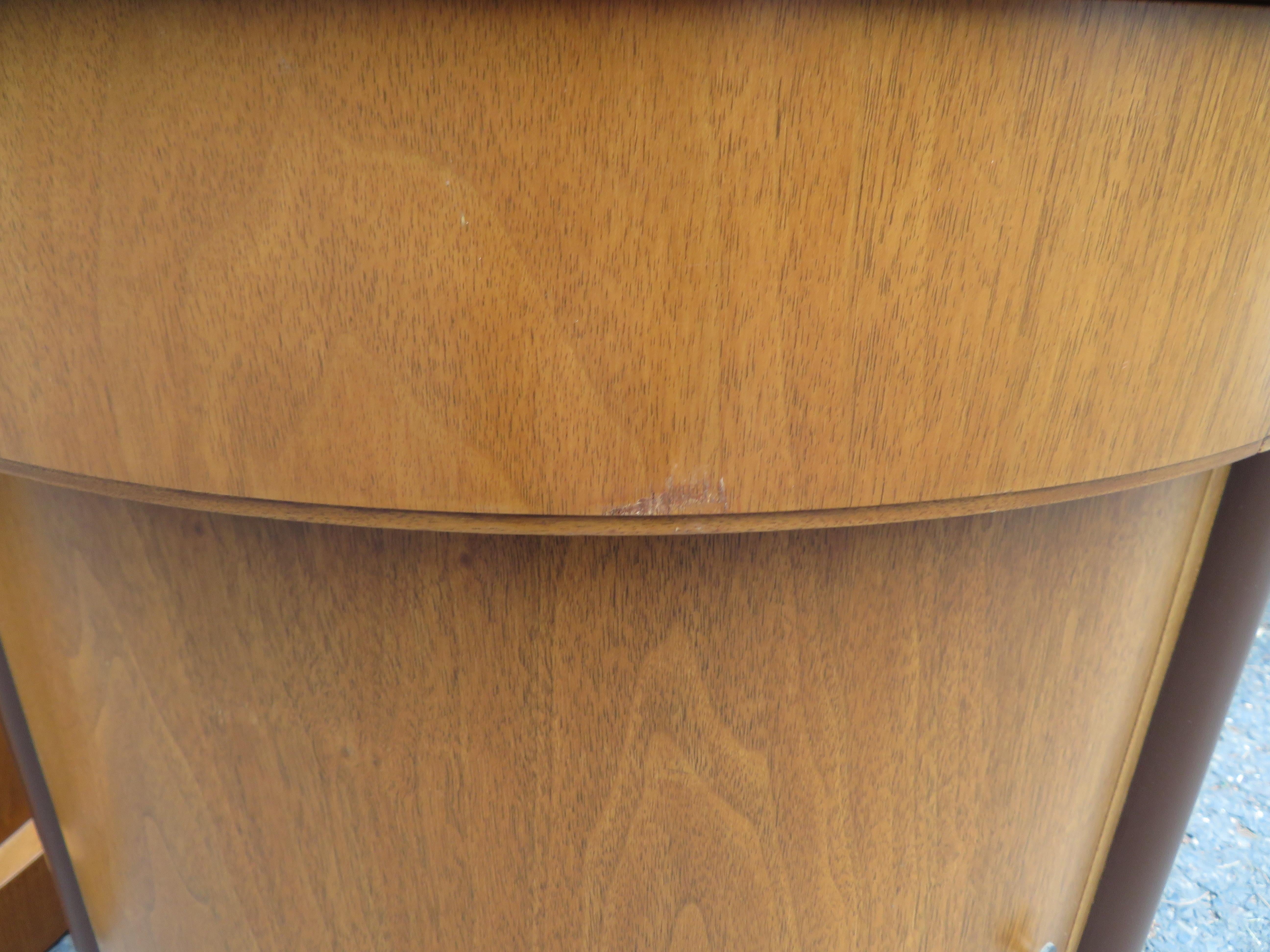 Fabuleuse paire de tables de nuit néoclassiques Baker cylindriques rondes à tambour de chevet en vente 9