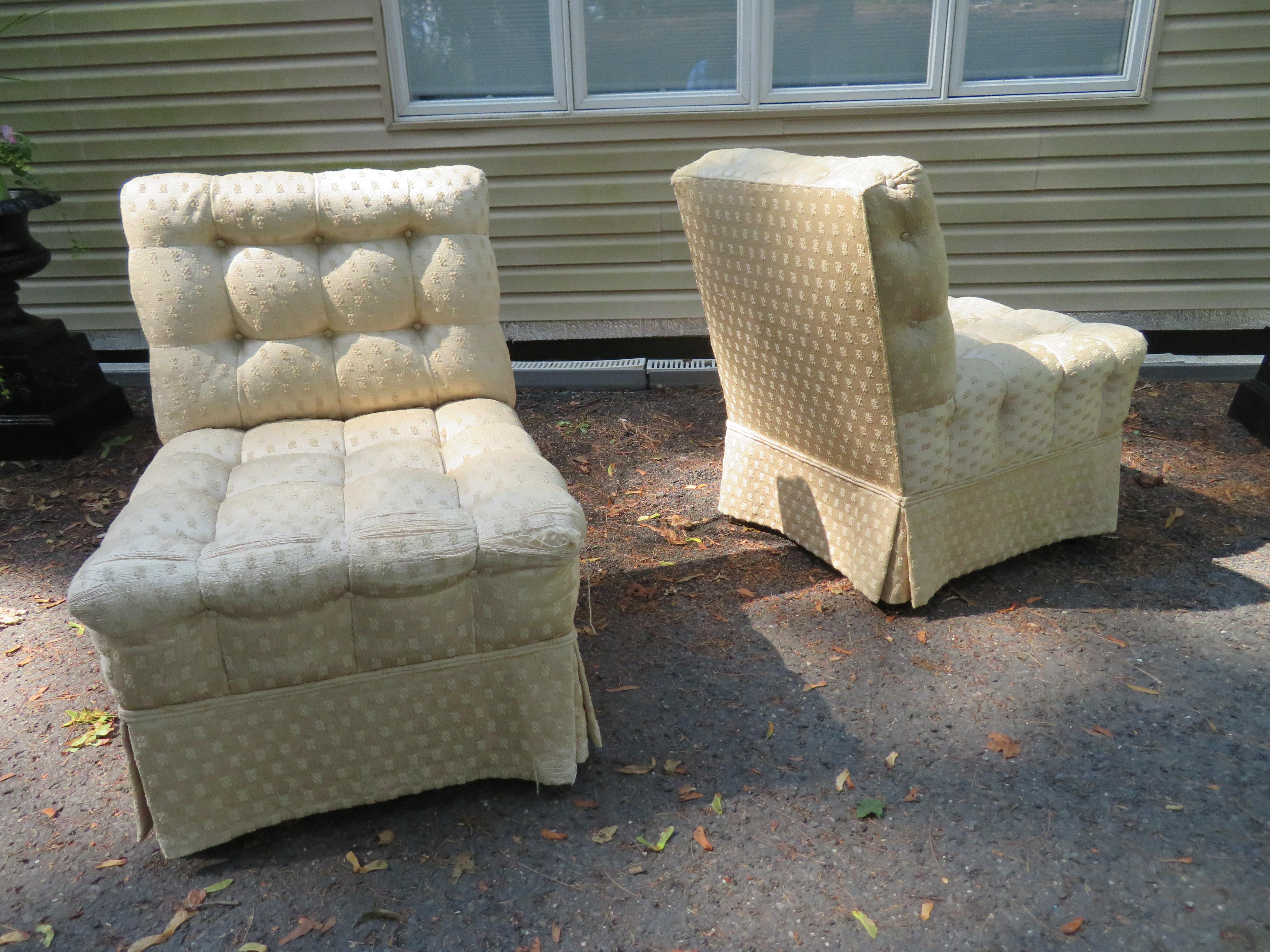  Paar Dorothy Draper Style Biskuit getuftete Sessel ohne Armlehne Hollywood Regency im Zustand „Gut“ im Angebot in Pemberton, NJ