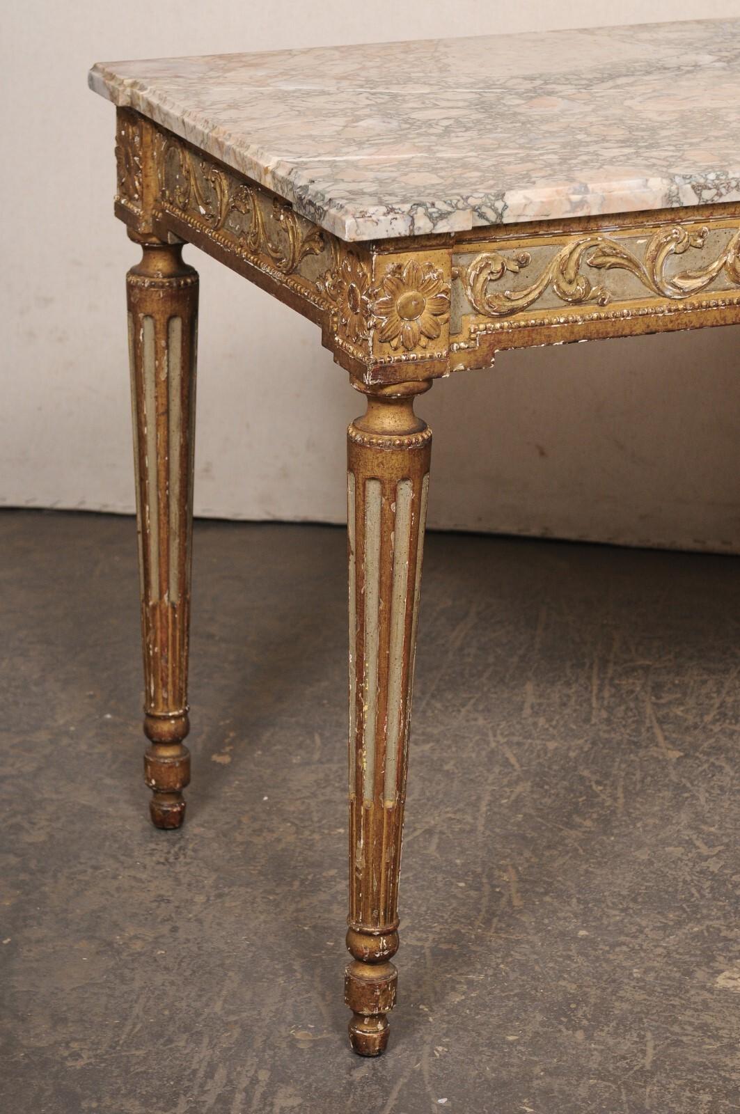 Fabuleuse paire de tables consoles italiennes sculptées avec plateaux en marbre d'origine, début du C.I.C. en vente 4