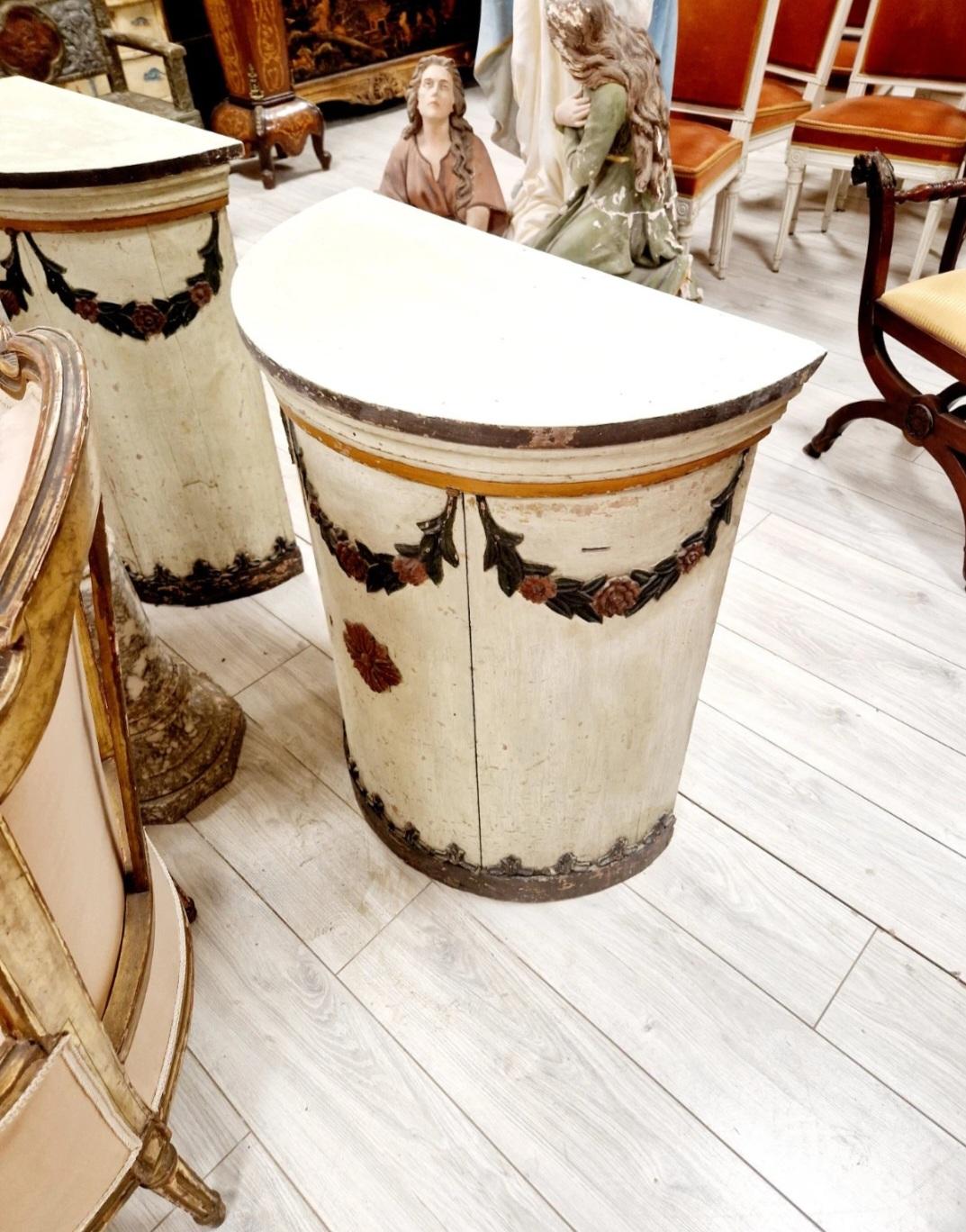 Fabulous Pair of 18th Century Drum Cupboards For Sale 5