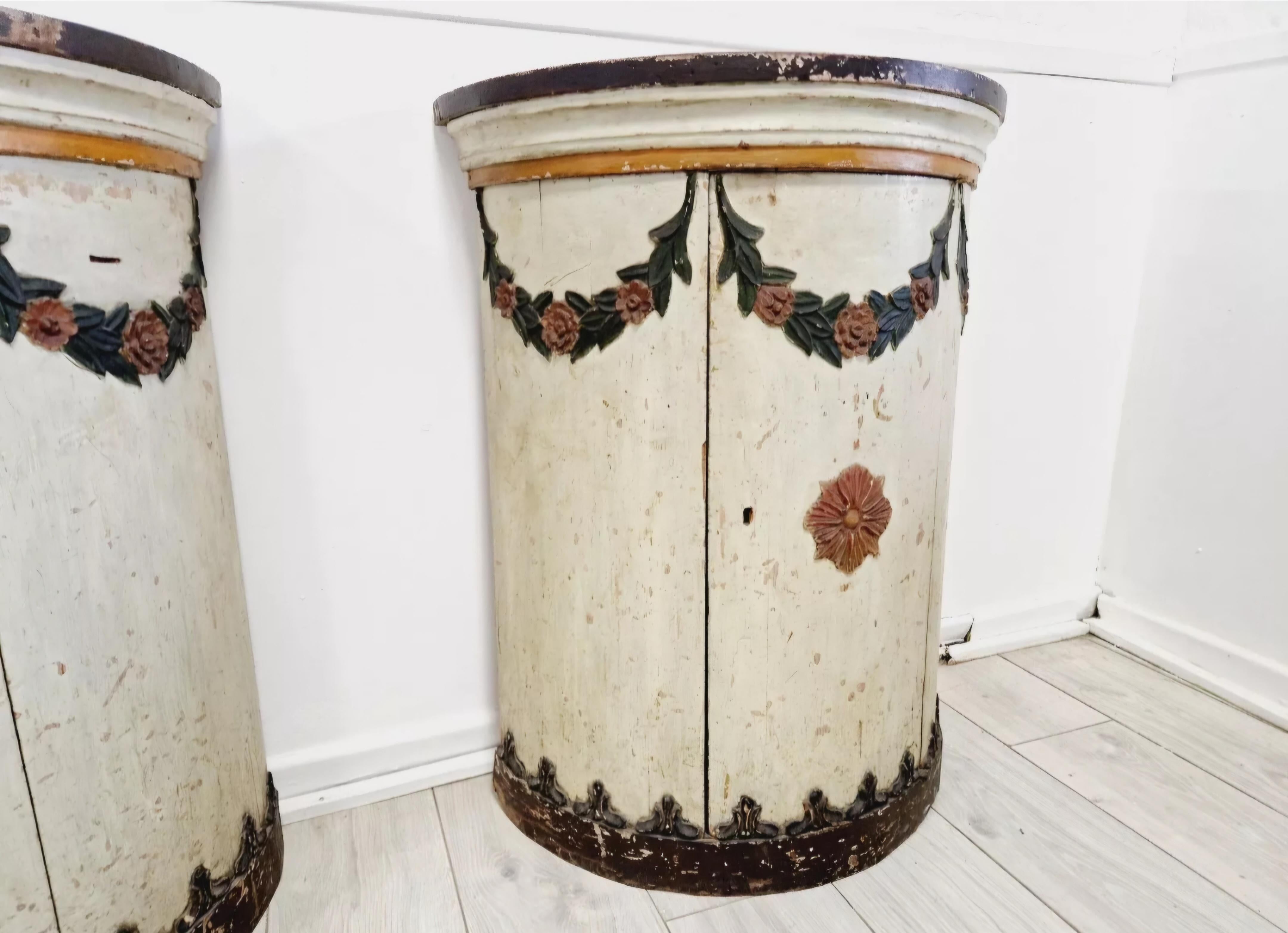 Fabulous Pair of 18th Century Drum Cupboards For Sale 1