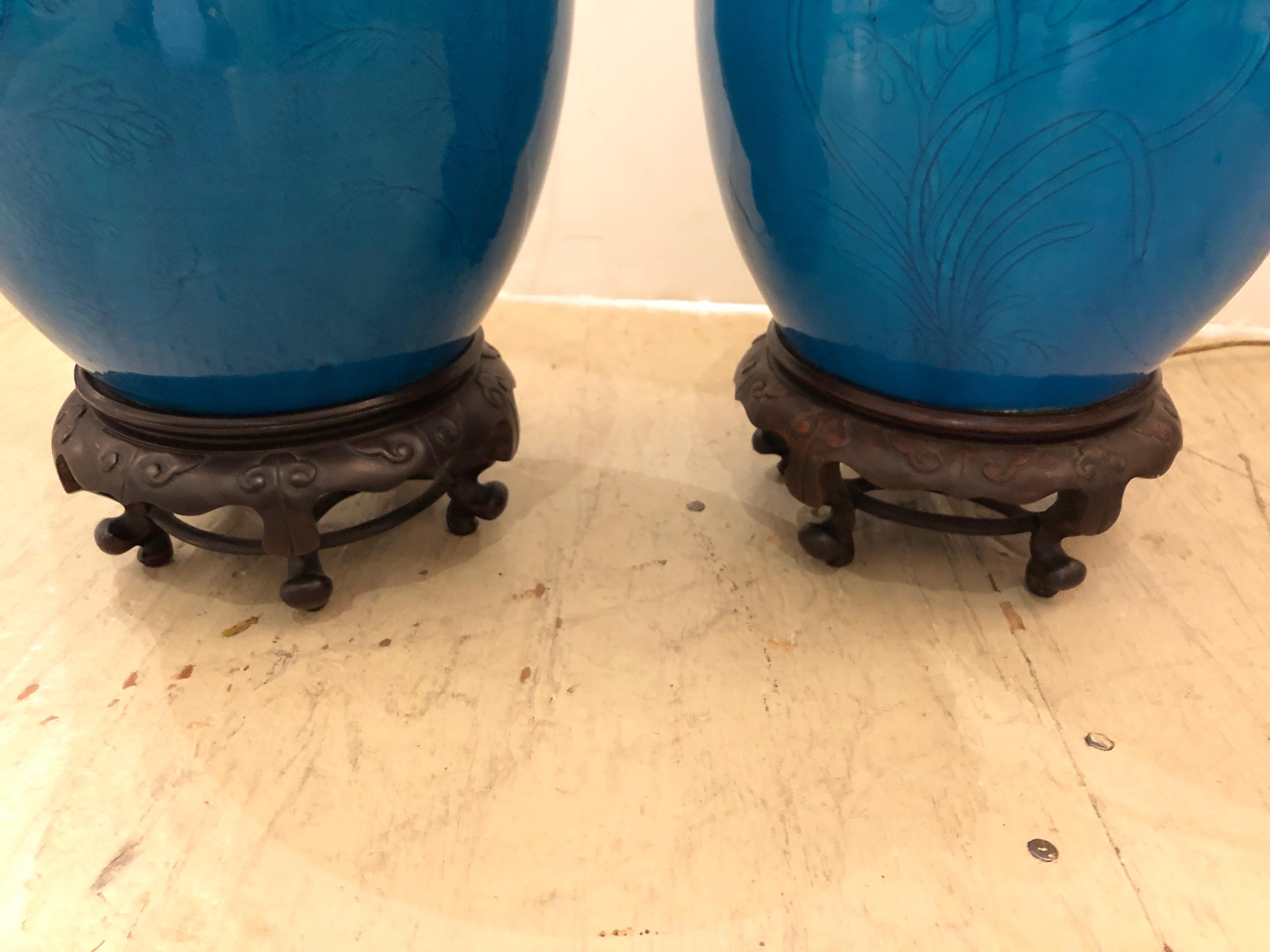 Fabulous Pair of Bright Turquoise Chinese Ginger Jar Lamps on Hardwood Stands In Excellent Condition In Hopewell, NJ