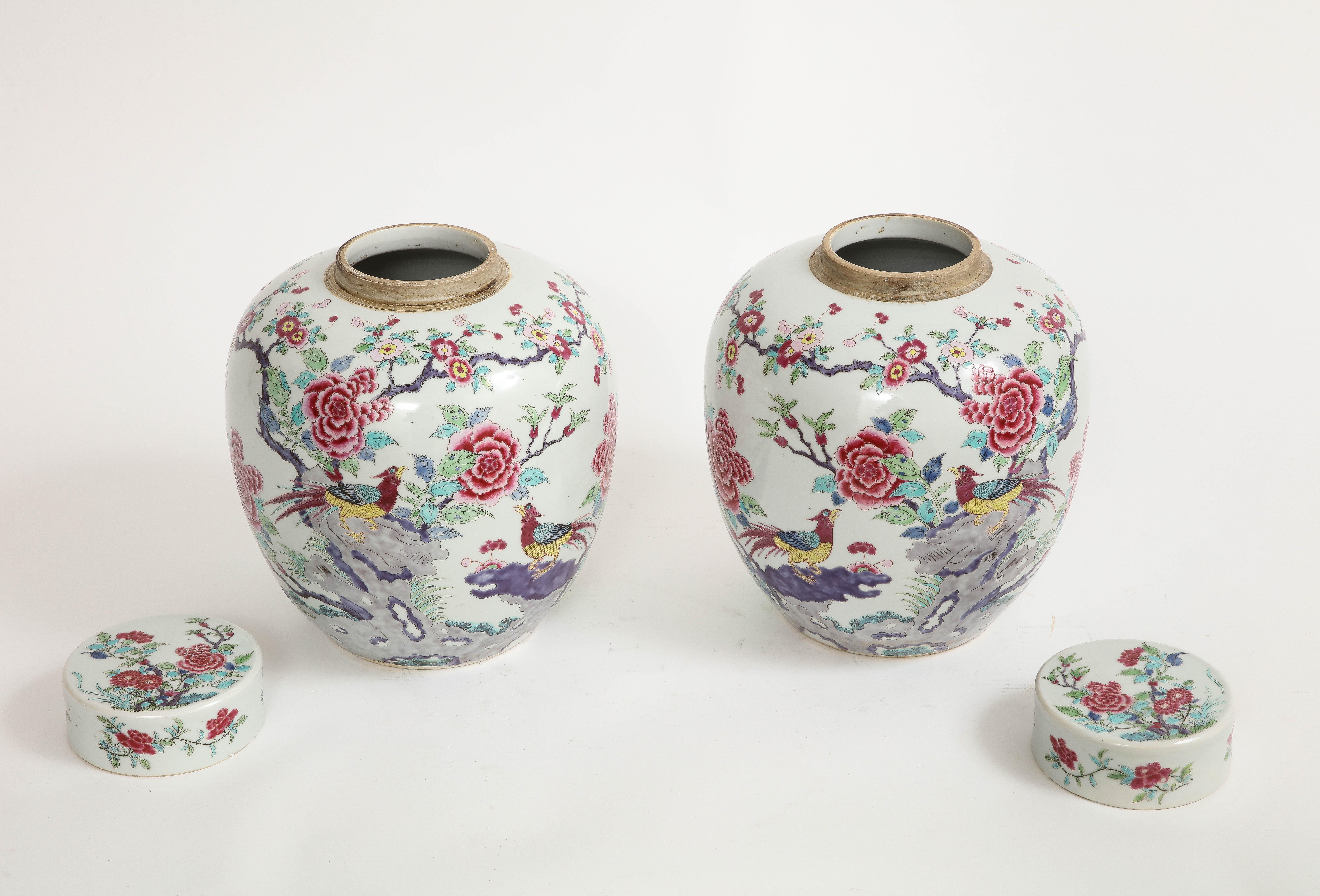 Fabulous pair of Chinese Famille Rose Porcelain Ginger Jars, Early 1800s In Good Condition For Sale In New York, NY