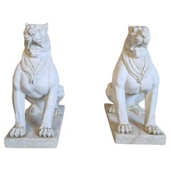 Fabuleuse paire de statues de lions en marbre grandeur nature