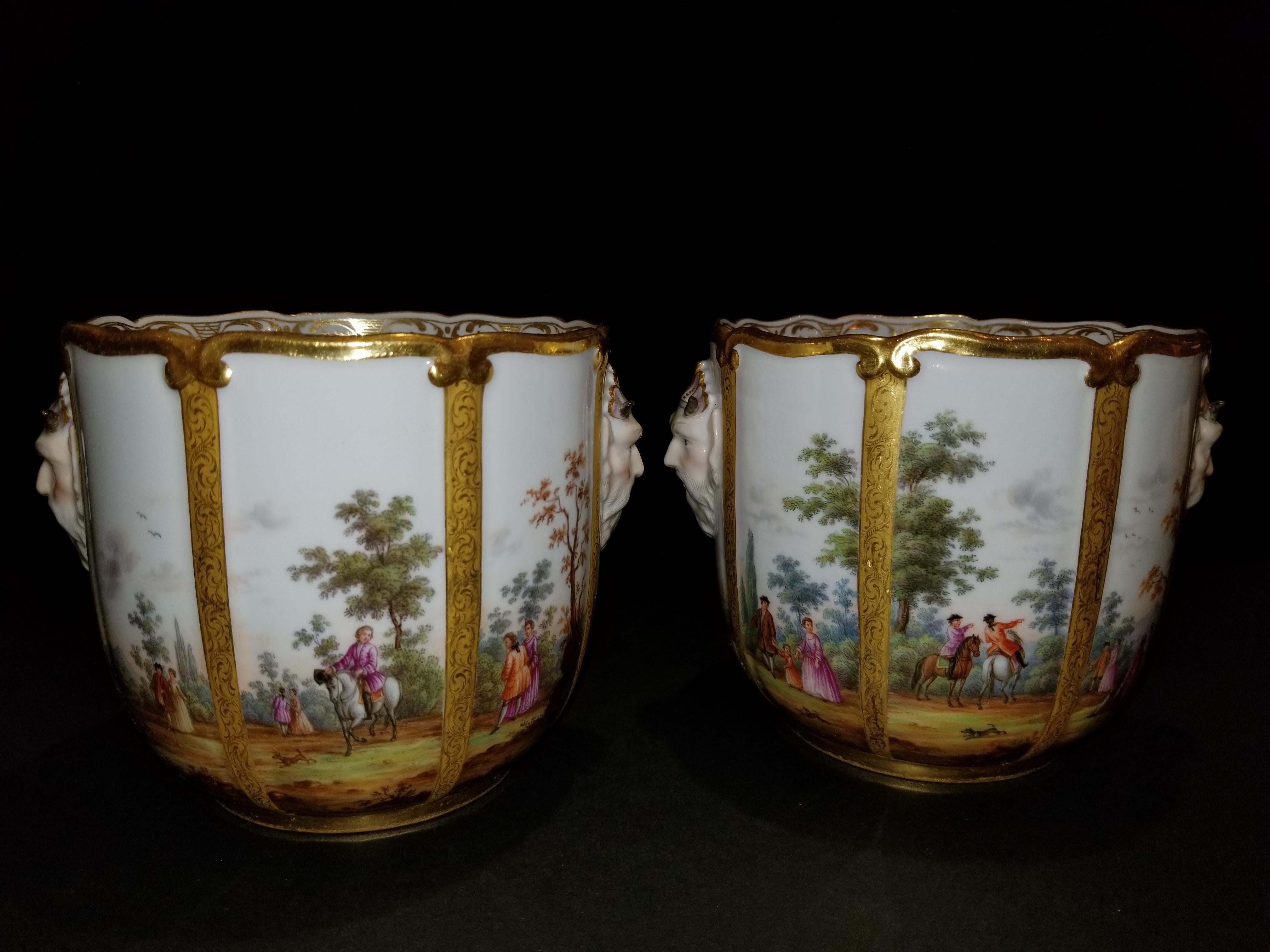 Fabelhaftes Paar Meissen Porcelain Glaskühlschränke/Übertöpfe (Louis XVI.) im Angebot