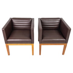 Fabulous Pair of Mid Century Leather Arm Chairs by LINLEY London