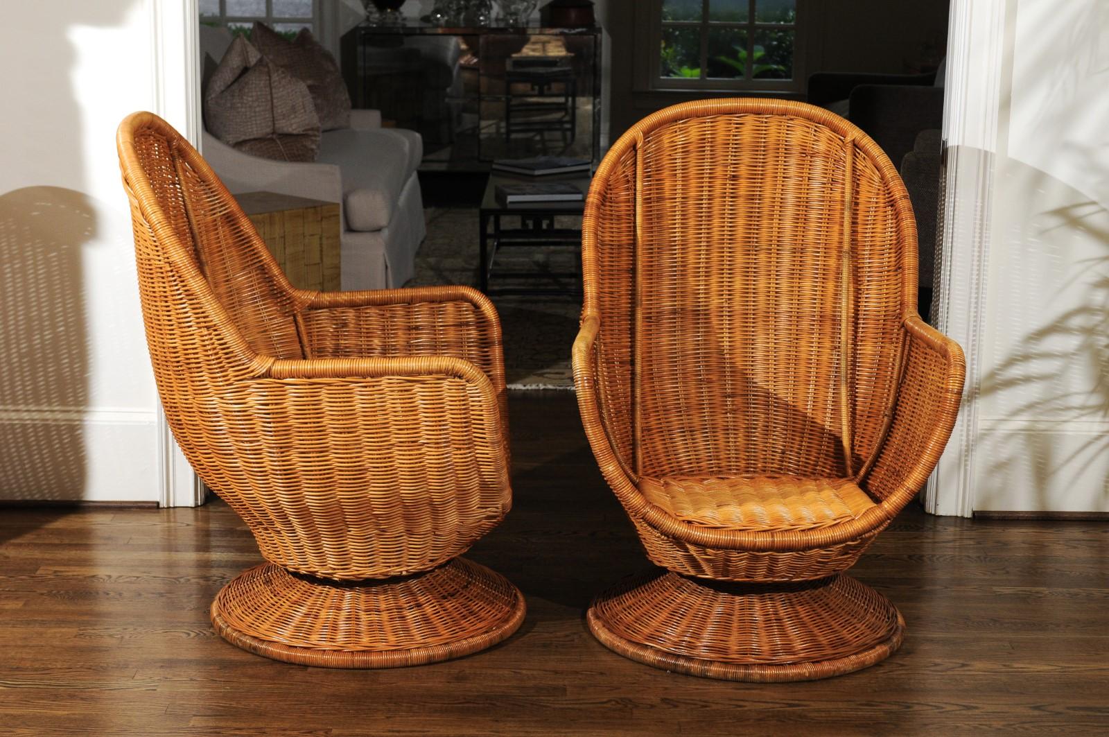 Late 20th Century Fabulous Pair of Wicker Egg Swivel Club Chairs, circa 1975