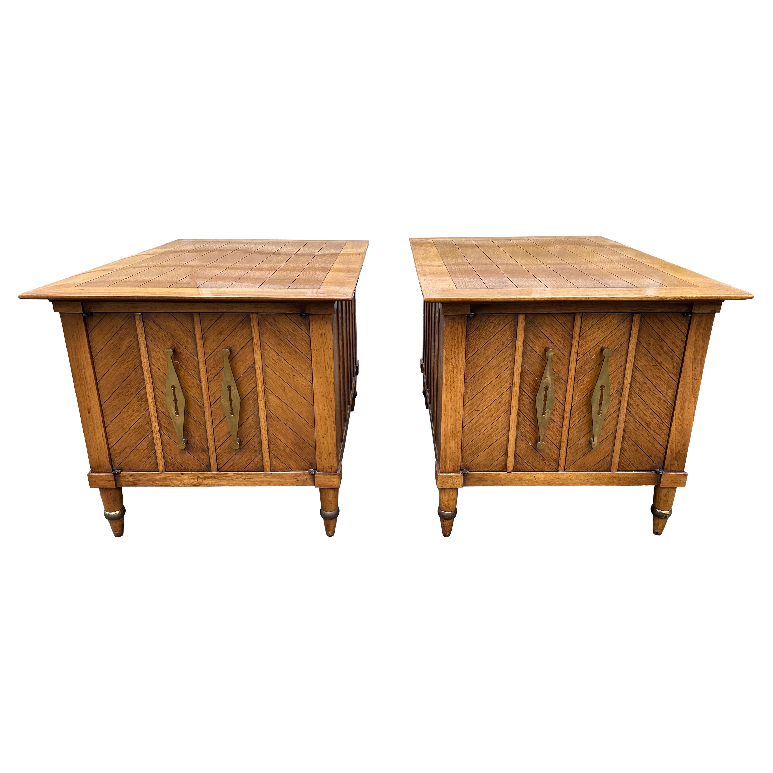 Fabulous Pair Tomlinson Sophisticate Nightstand End Table Mid-century