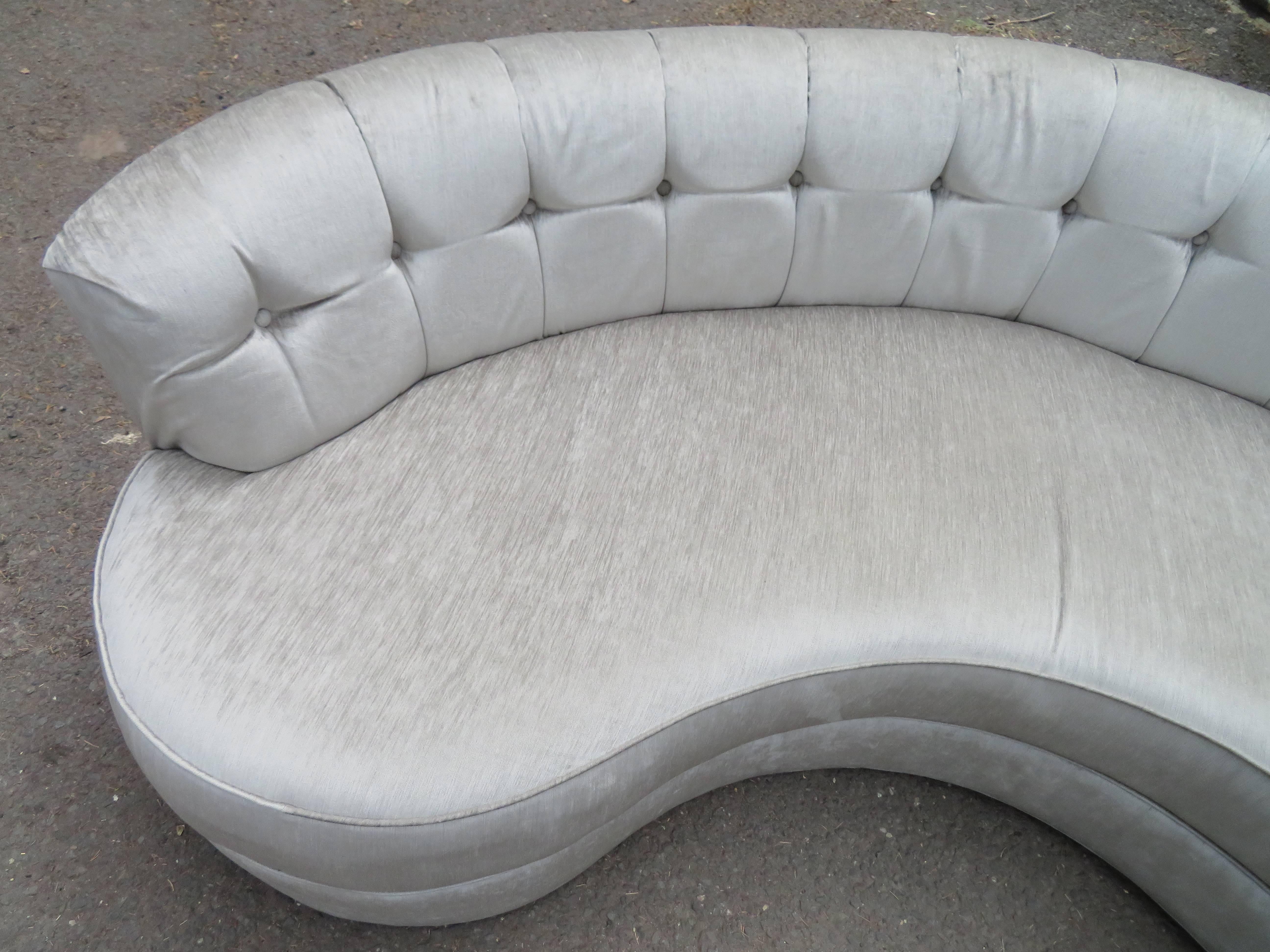 Fabulous Pair Tufted Curved Kidney Sofas Mid-Century Modern In Good Condition In Pemberton, NJ