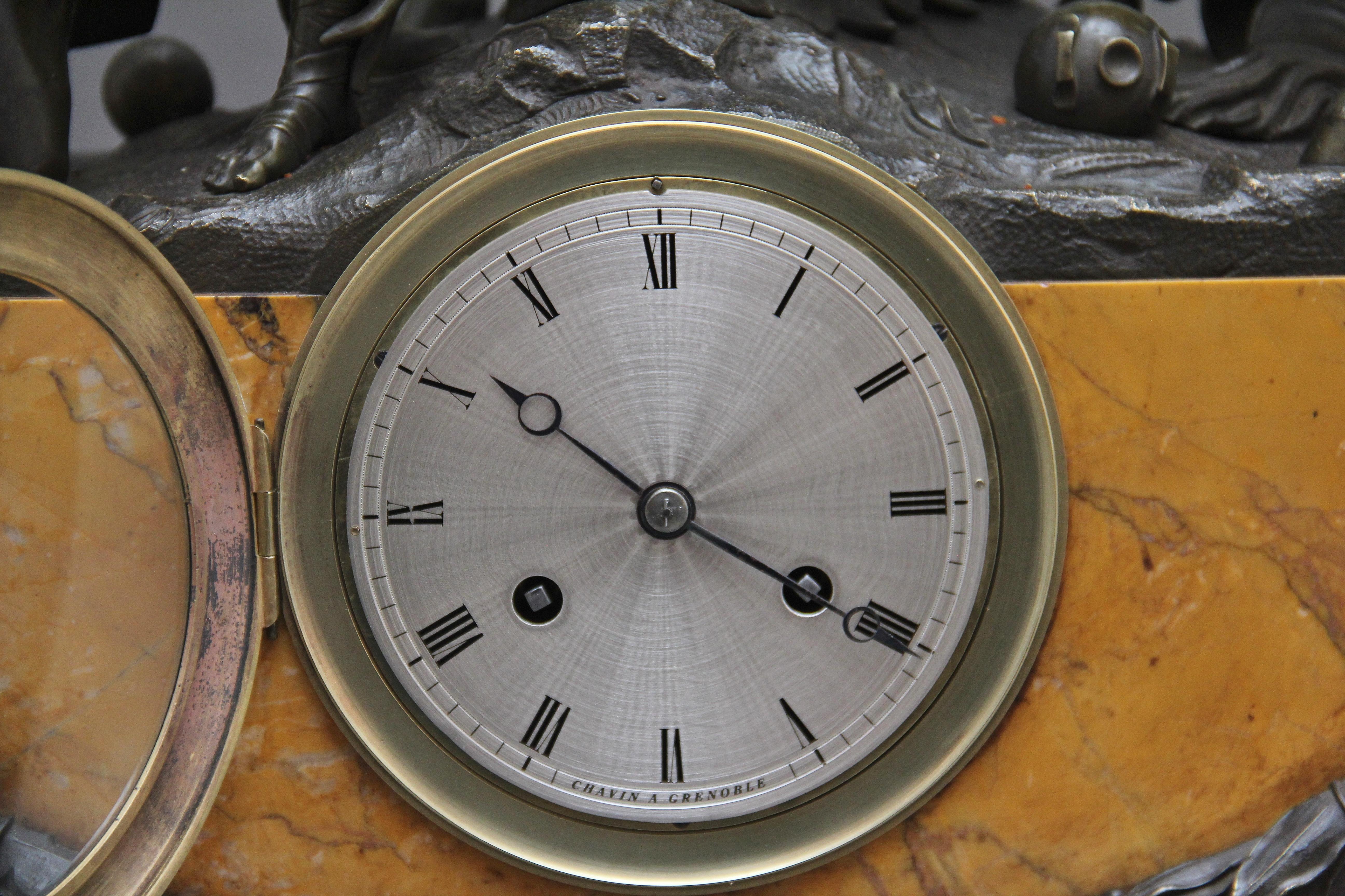 Fabuleuse horloge de manteau en marbre et bronze du début du 19e siècle en vente 6
