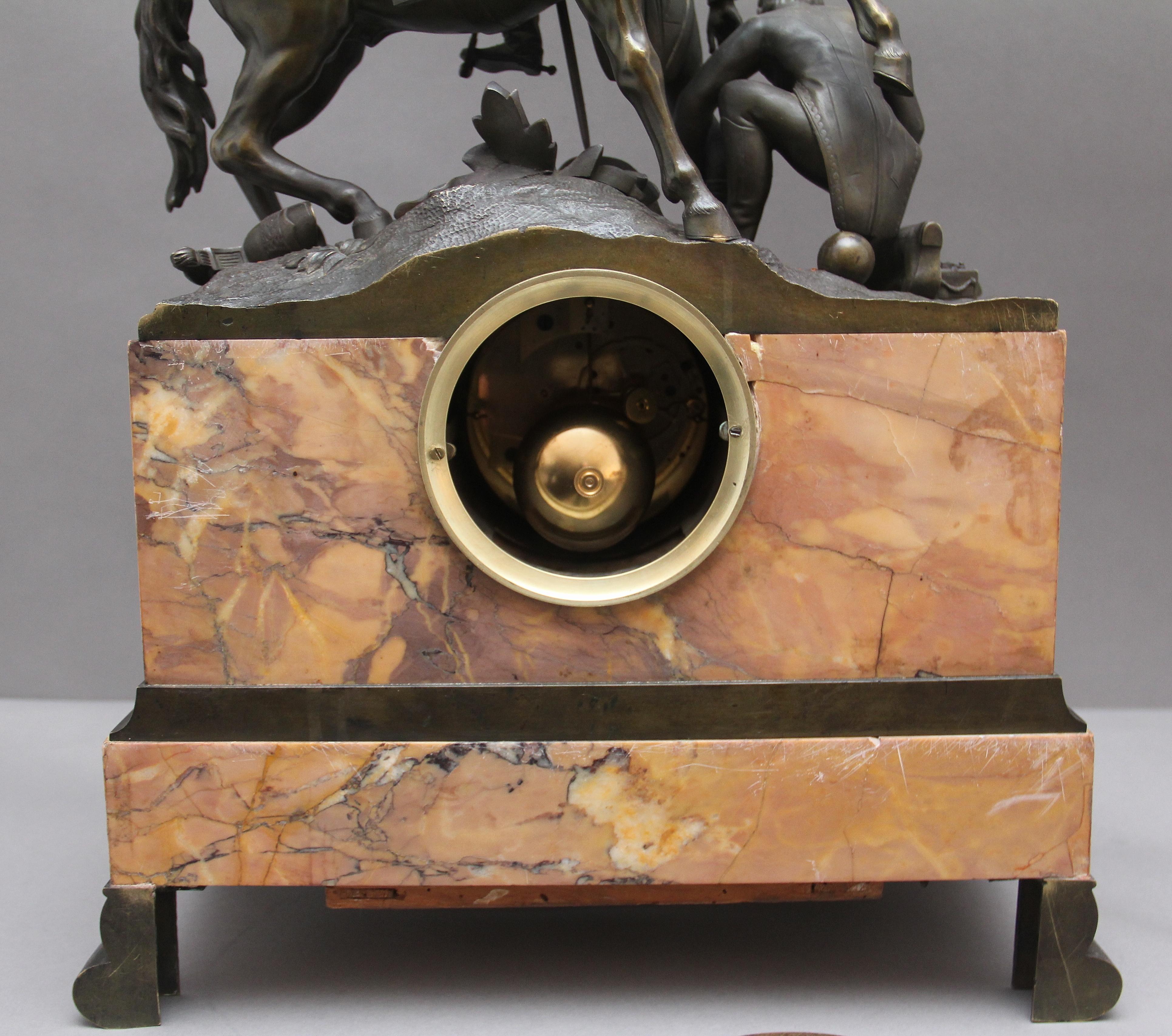 Fabuleuse horloge de manteau en marbre et bronze du début du 19e siècle en vente 8