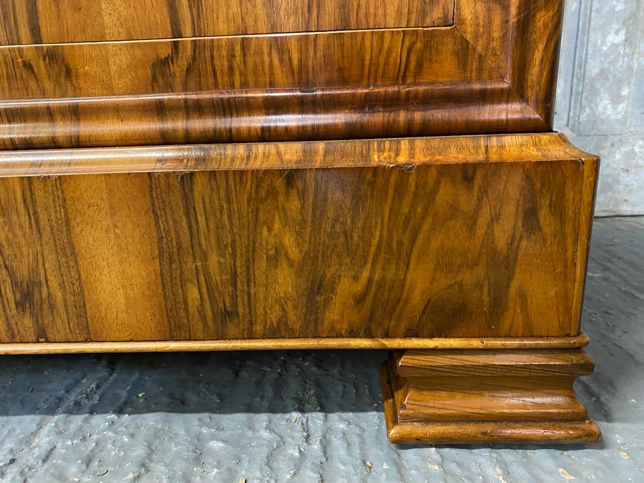 Fabulous Quality French Burr Walnut Commode Chest of Drawers 10
