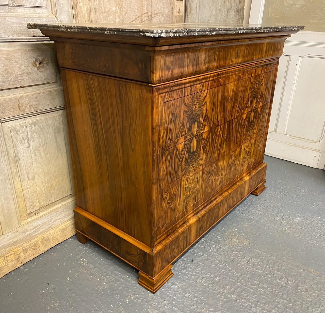 Fabulous Quality French Burr Walnut Commode Chest of Drawers 4