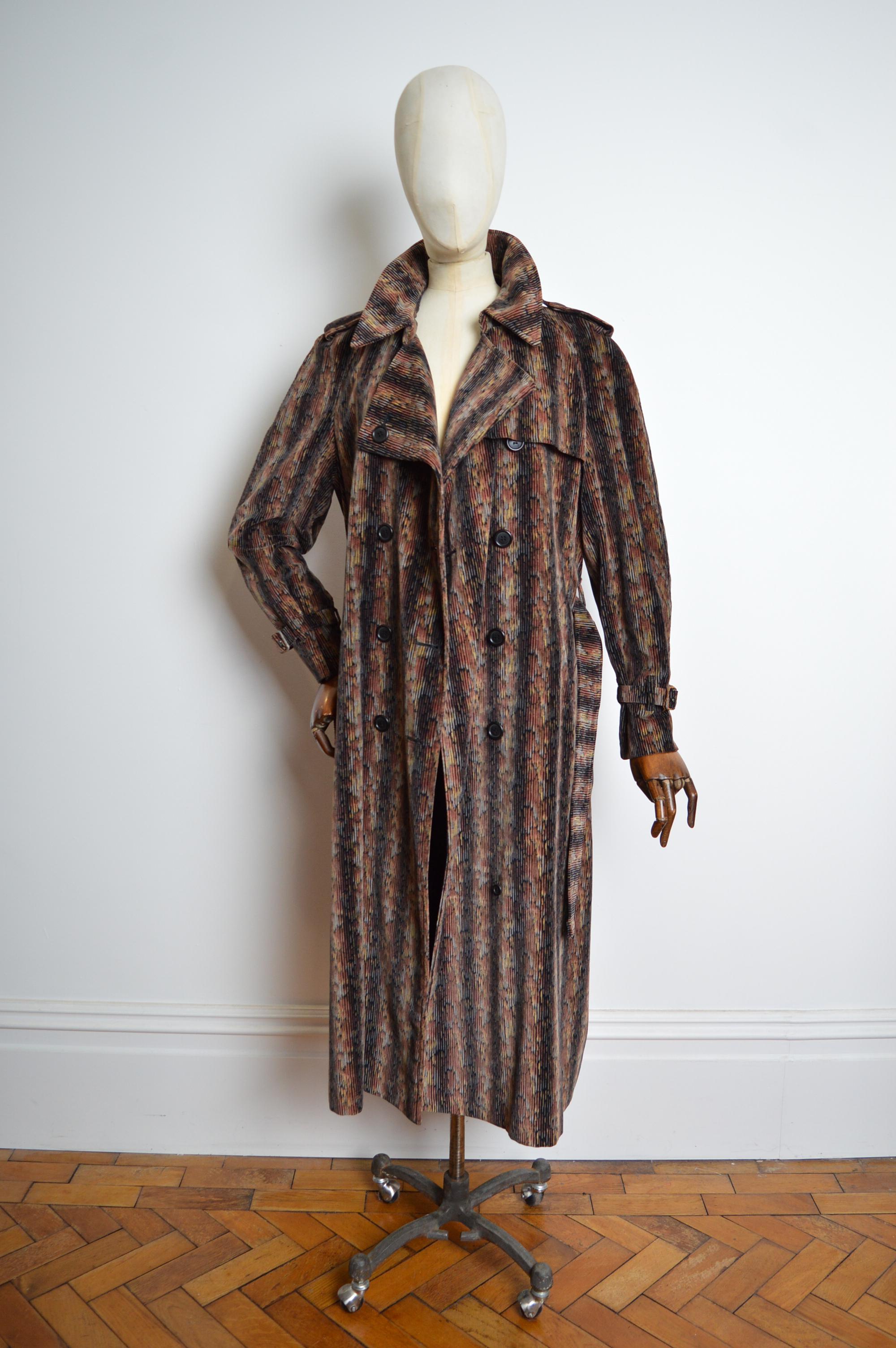 Fabulous Rare 1970s Burberry Chenille Velvet patterned Trench Coat For Sale 8