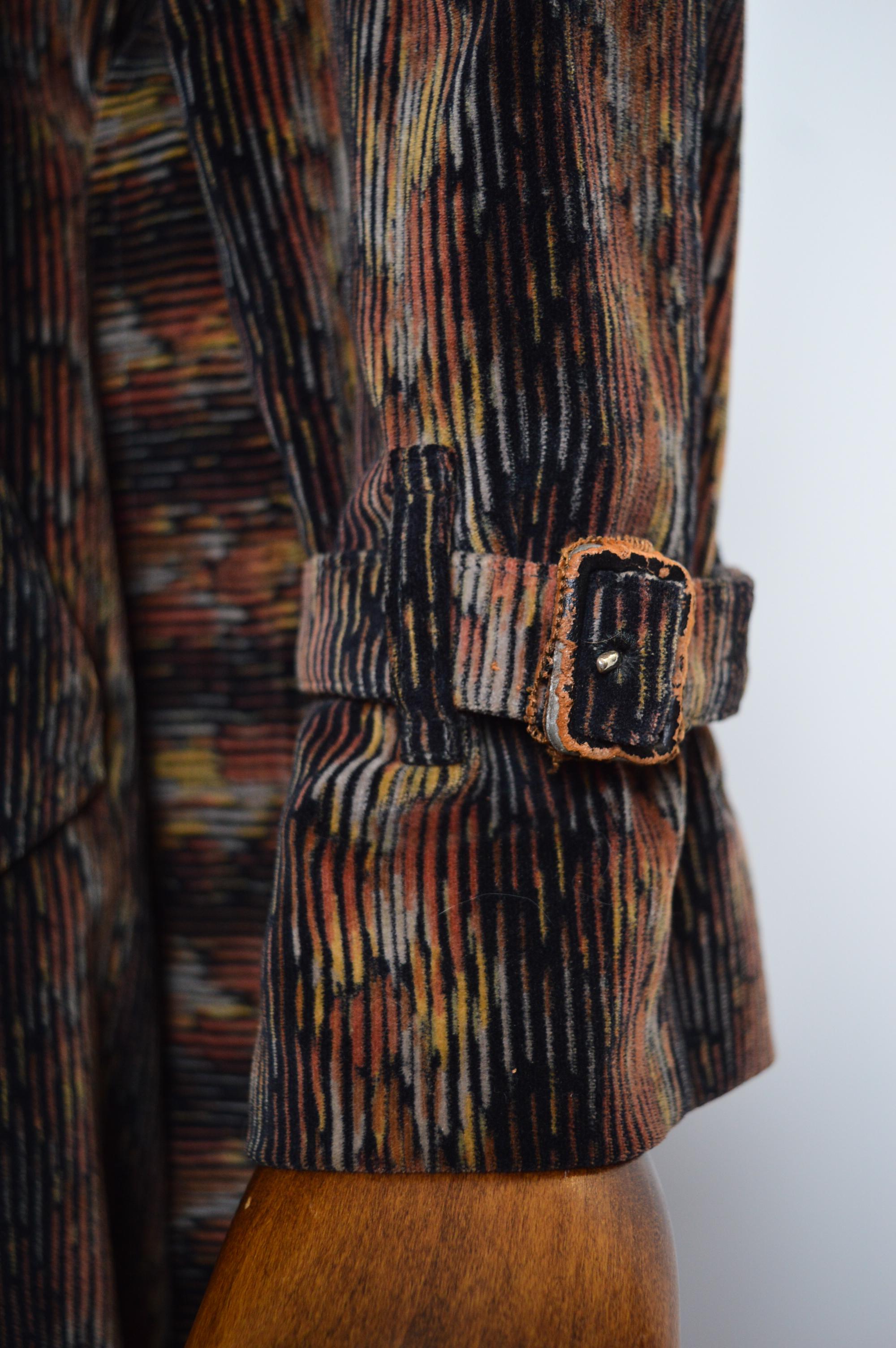 Fabulous Rare 1970s Burberry Chenille Velvet patterned Trench Coat For Sale 12