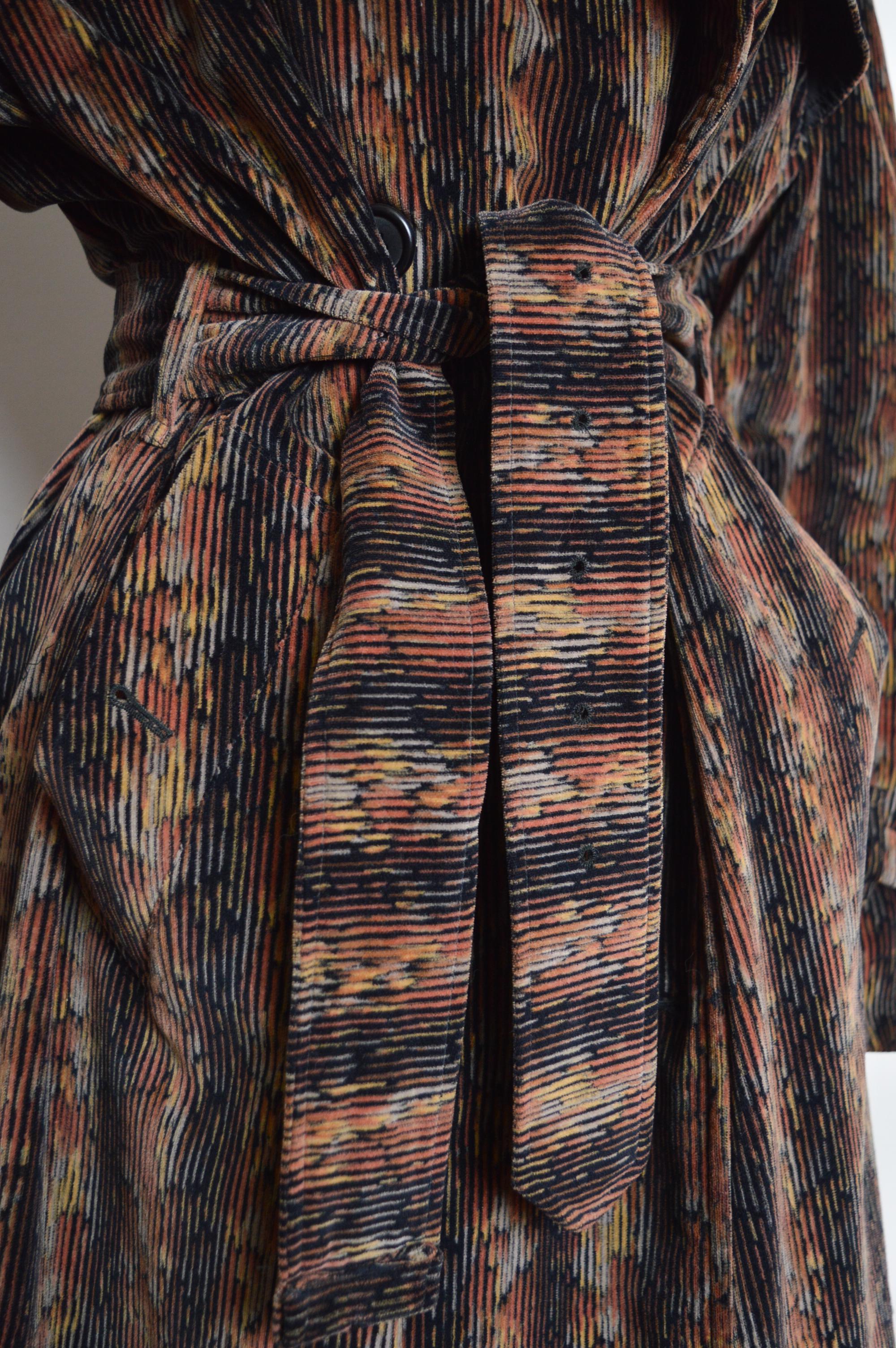 Fabulous Rare 1970s Burberry Chenille Velvet patterned Trench Coat In Good Condition For Sale In Sheffield, GB