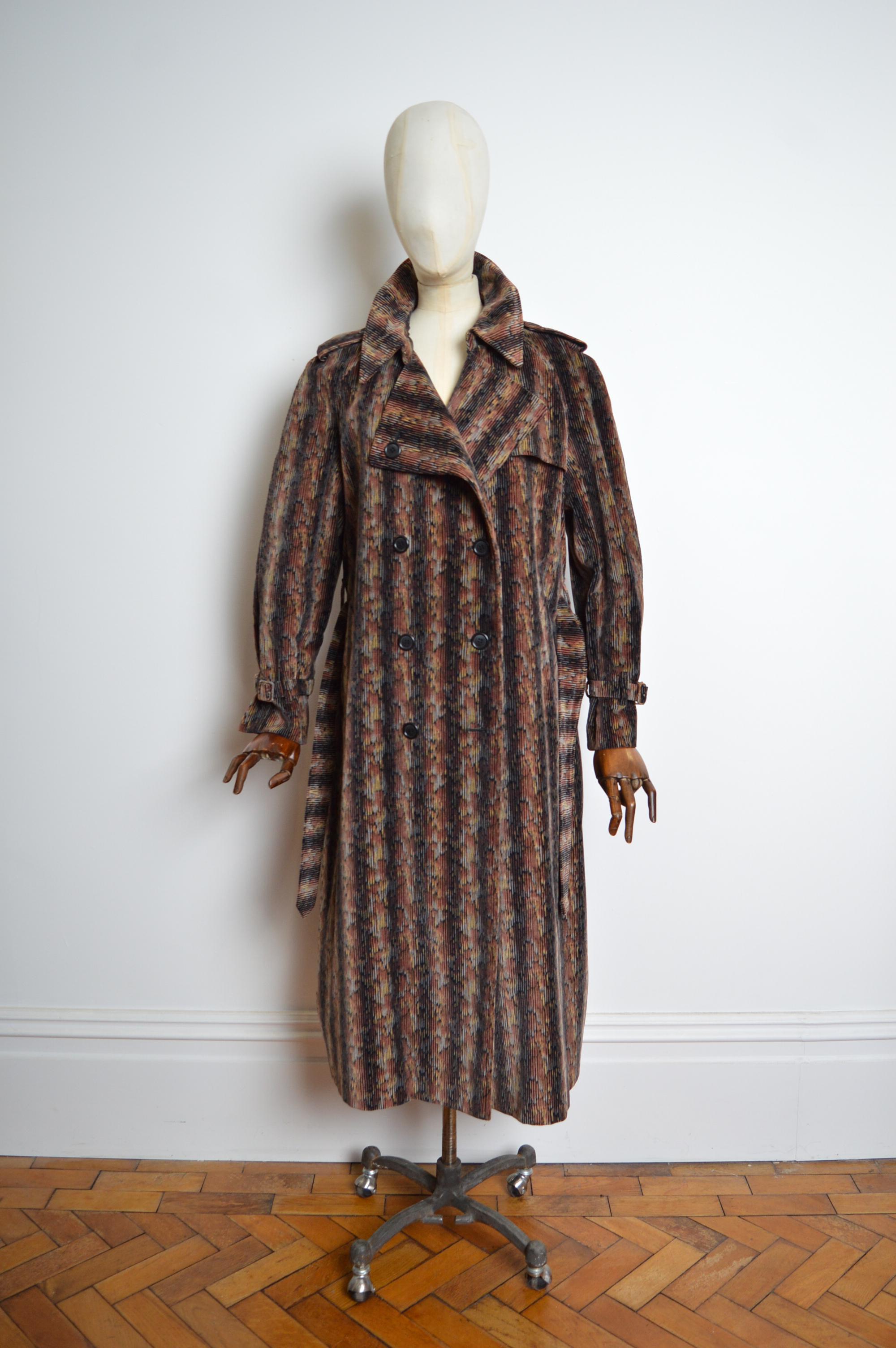 Fabulous Rare 1970s Burberry Chenille Velvet patterned Trench Coat For Sale 1