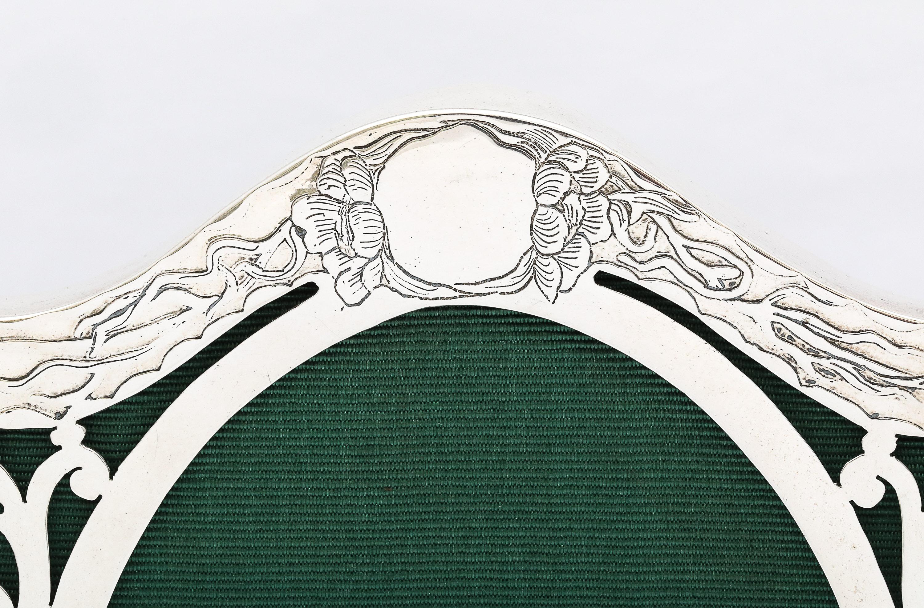 Fabulous Rare Art Nouveau Period Sterling Silver Picture Frame im Zustand „Gut“ im Angebot in New York, NY