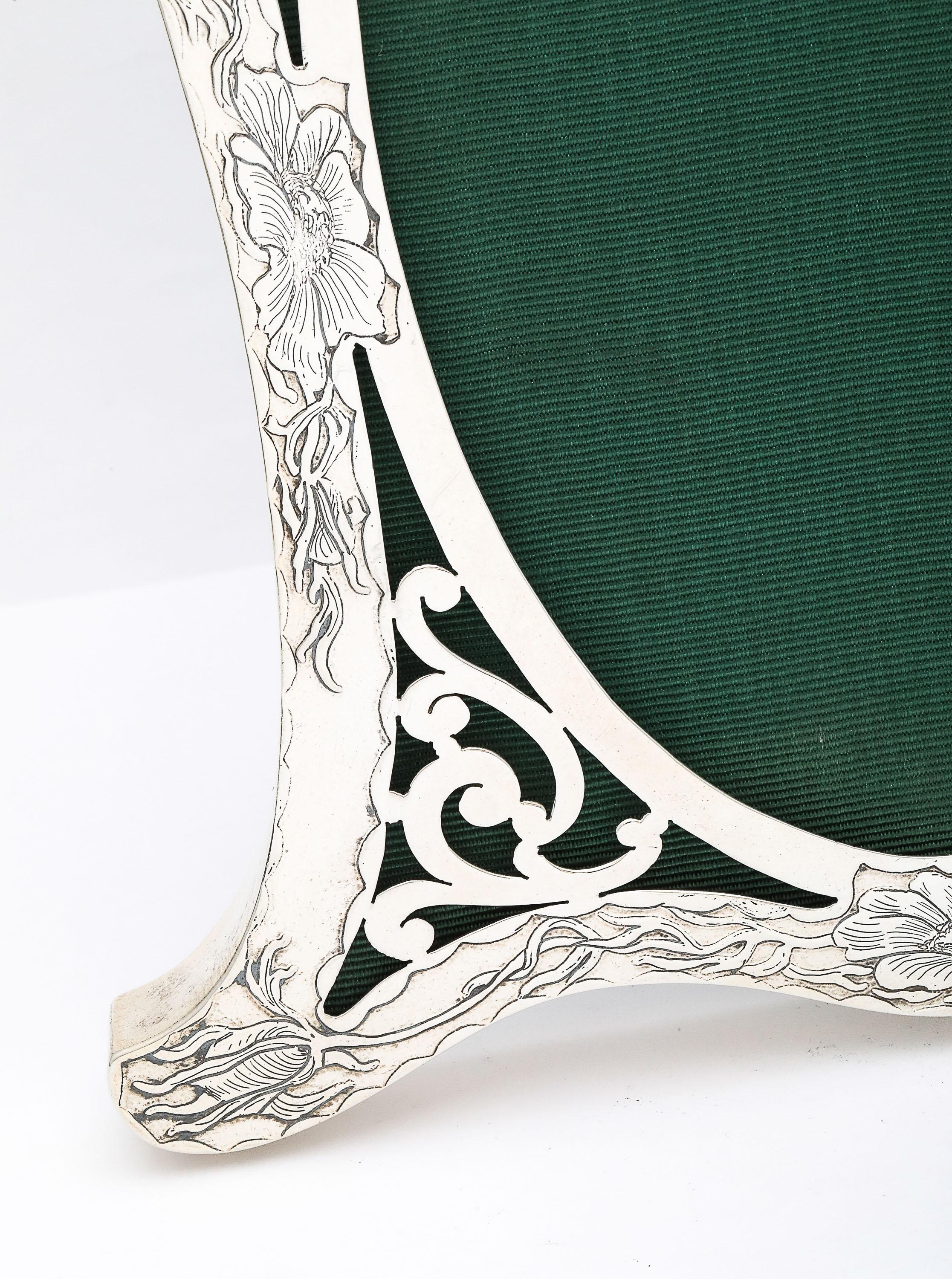 Fabulous Rare Art Nouveau Period Sterling Silver Picture Frame (Sterlingsilber) im Angebot