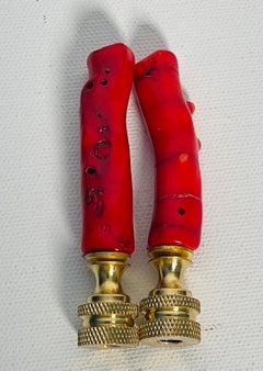 Superbe paire d'embouts de lampe en corail rouge
