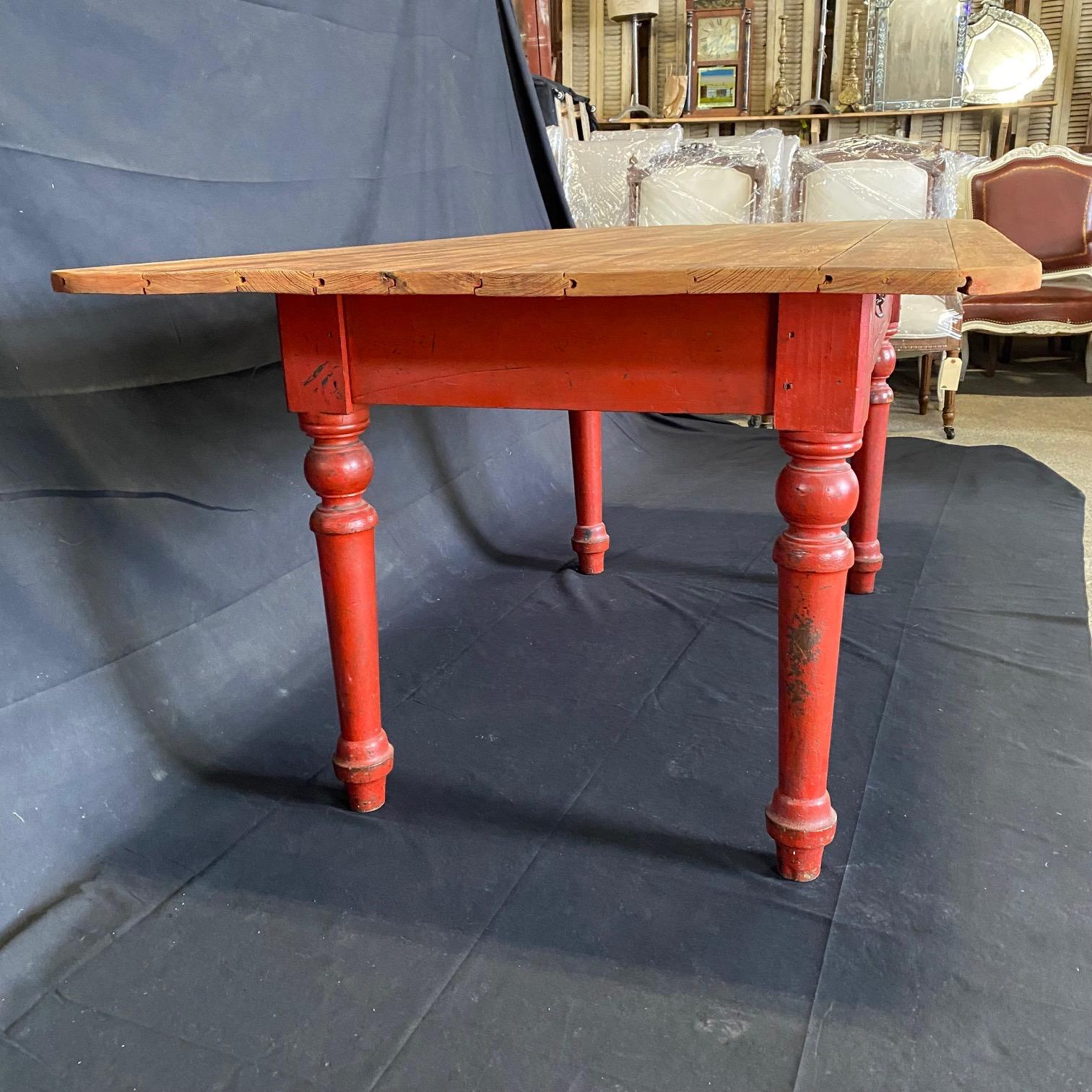 Fabelhafter rot bemalter rustikaler Bauernhaus-Esstisch oder Schreibtisch aus Kiefernholz, 19. Jahrhundert (Rustikal) im Angebot