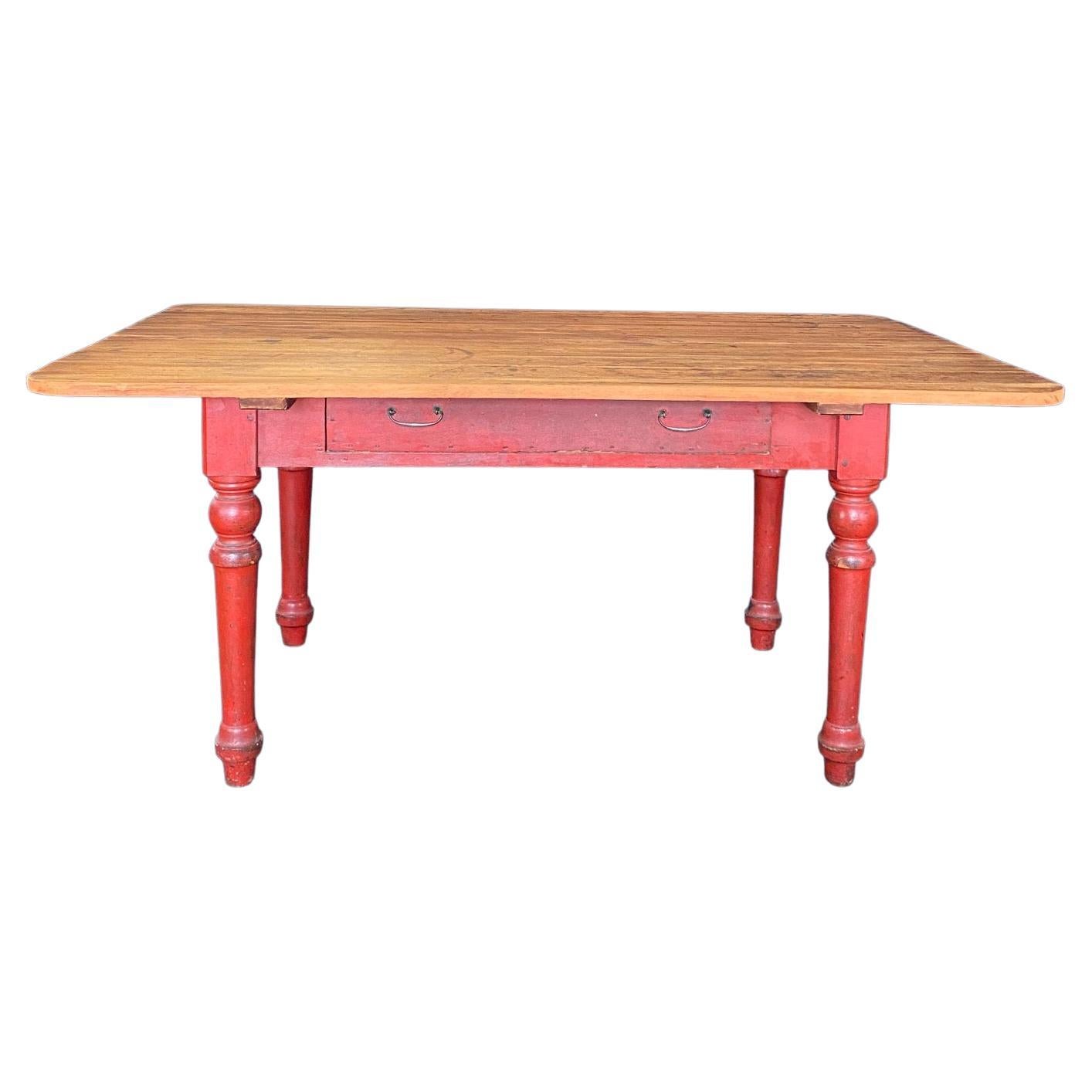 Fabuleuse table à manger ou bureau de ferme rustique en pin peint en rouge du 19ème siècle