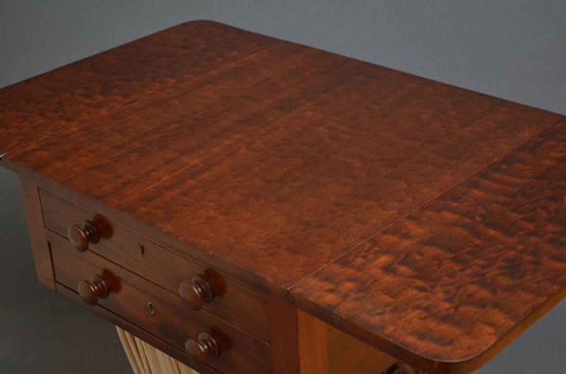 Fabuleuse table de travail Regency en acajou Bon état - En vente à Whaley Bridge, GB