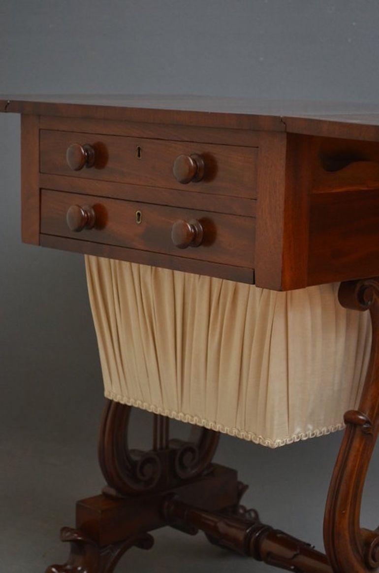 XIXe siècle Fabuleuse table de travail Regency en acajou en vente