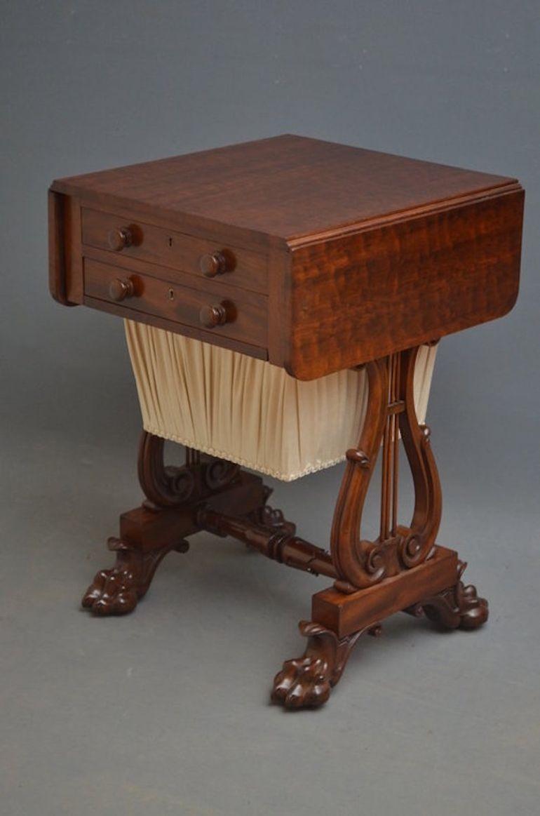 Fabuleuse table de travail Regency en acajou en vente 1