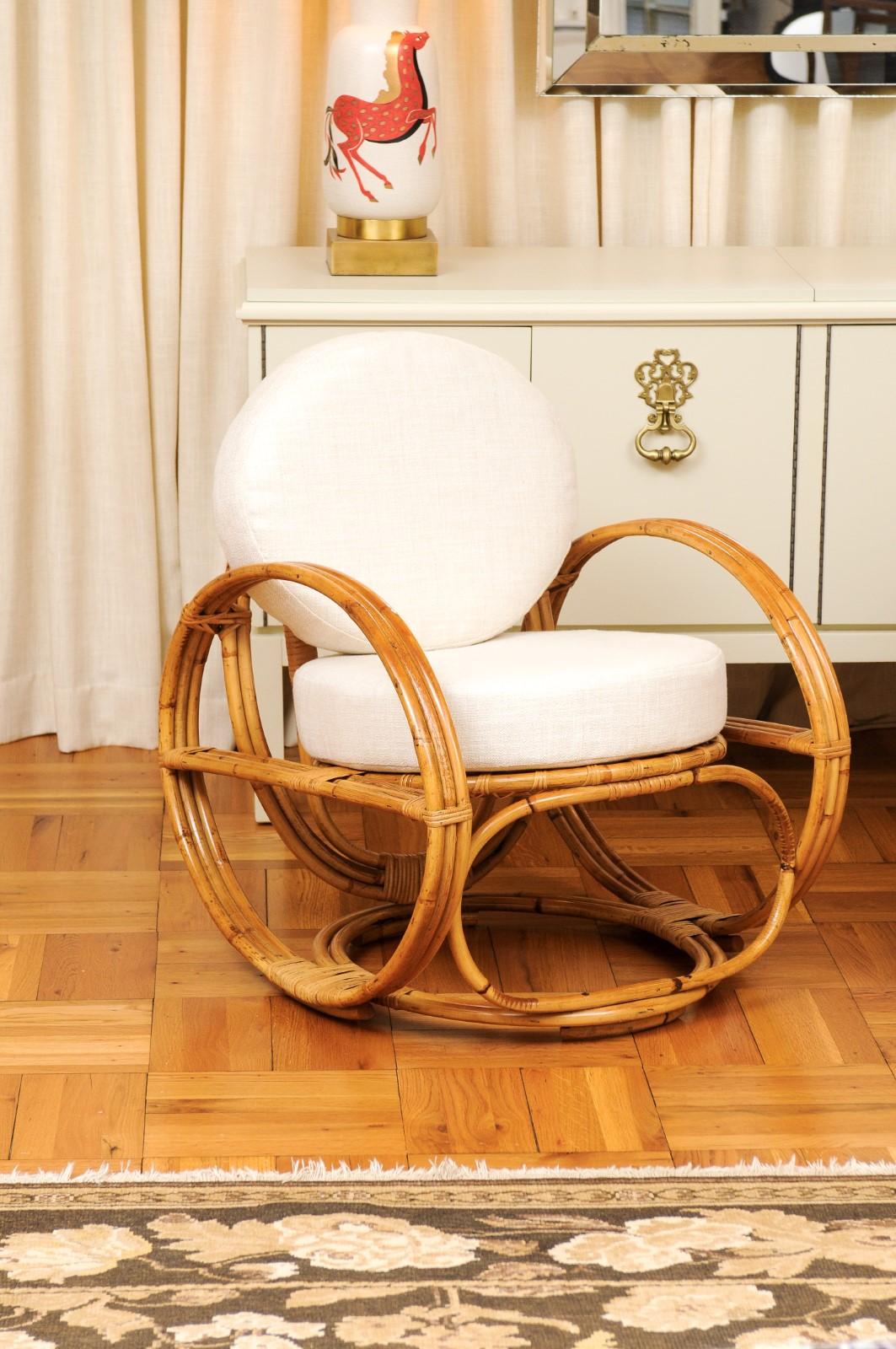 Français Fabuleuse paire de chaises longues Circles en rotin et rotin de canne restaures, France, vers 1950 en vente