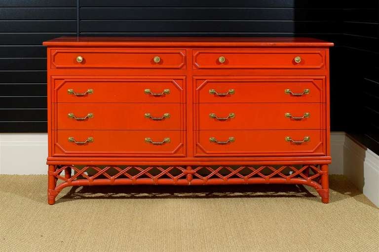 American Fabulous Restored Vintage Ficks Reed Chest in Chinese Red Lacquer, circa 1970 For Sale