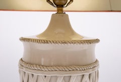 Fabulosa Lámpara de sobremesa de loza crema reticulada Años 60 Inglaterra