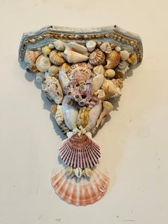 Fabelhafte, reich verkrustete Muschelwandhalterungen