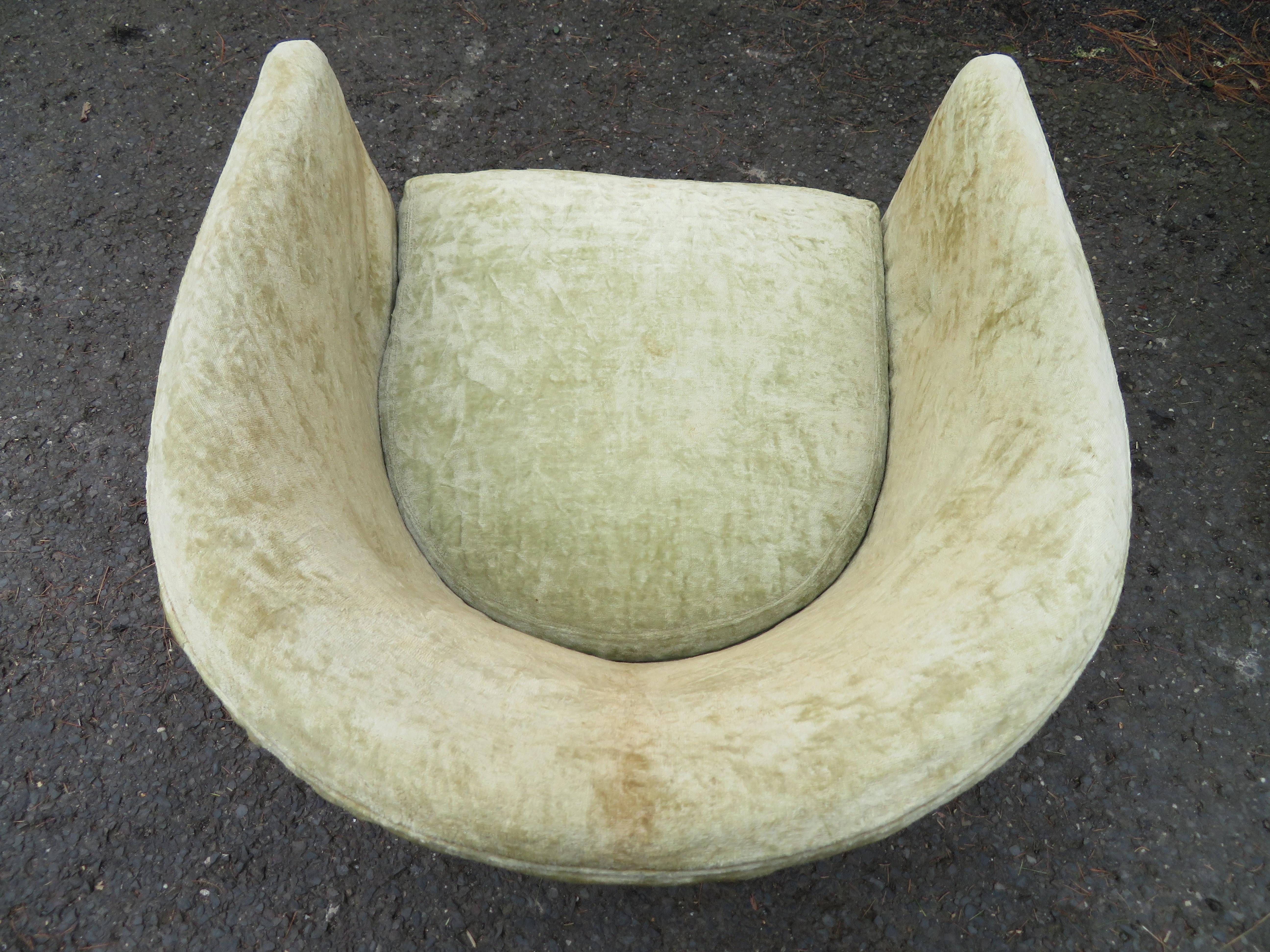 Tissu d'ameublement Fabuleux fauteuil pivotant à dossier baril en bois de rose Milo Baughman Thayer Coggin en vente