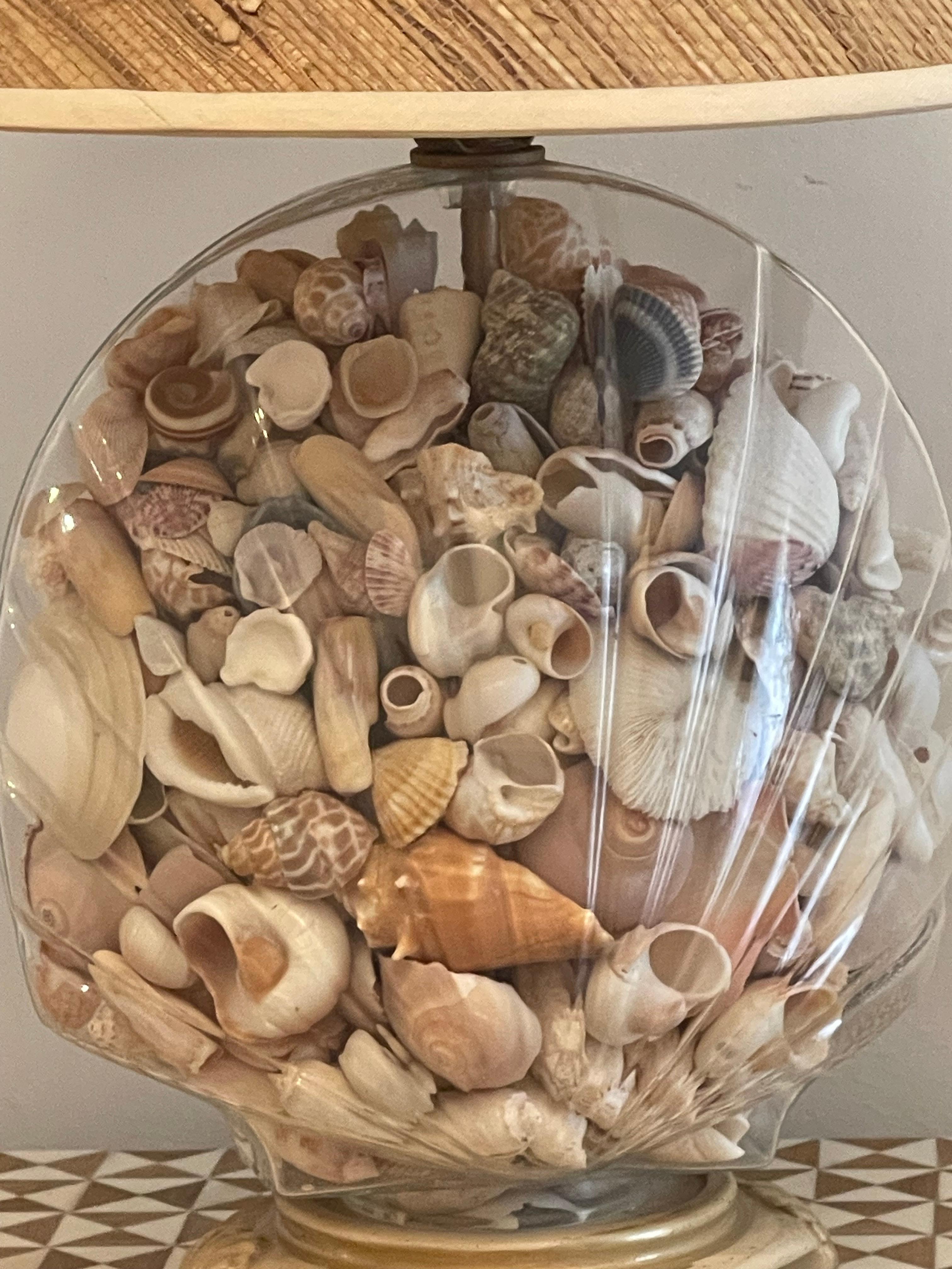 Fabulous Sea Shell Crystal Lamp Grasscloth Shade Estadounidense en venta
