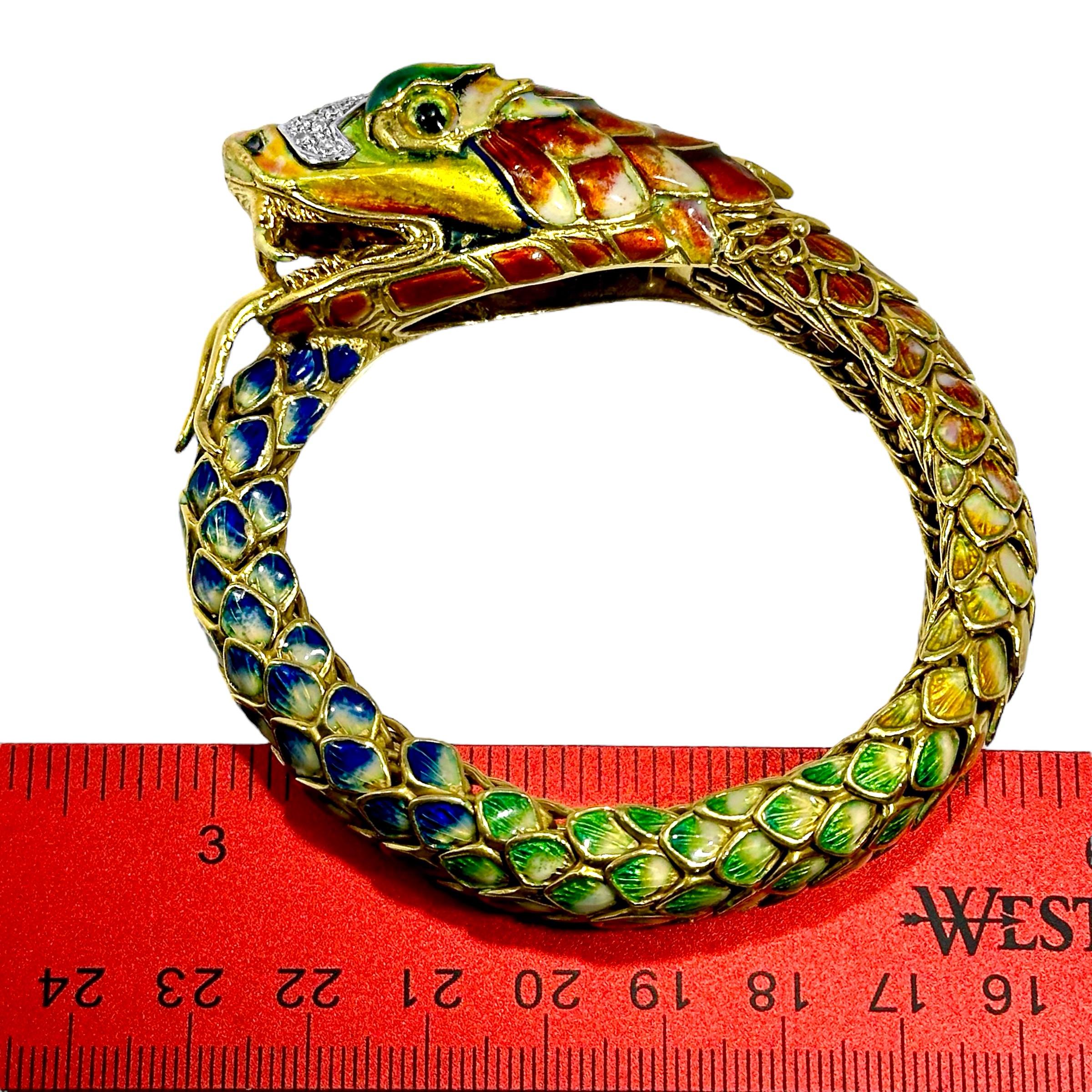 Fabuleux bracelet manchette souple en or 18K, émail et diamants à motif de serpent en vente 5