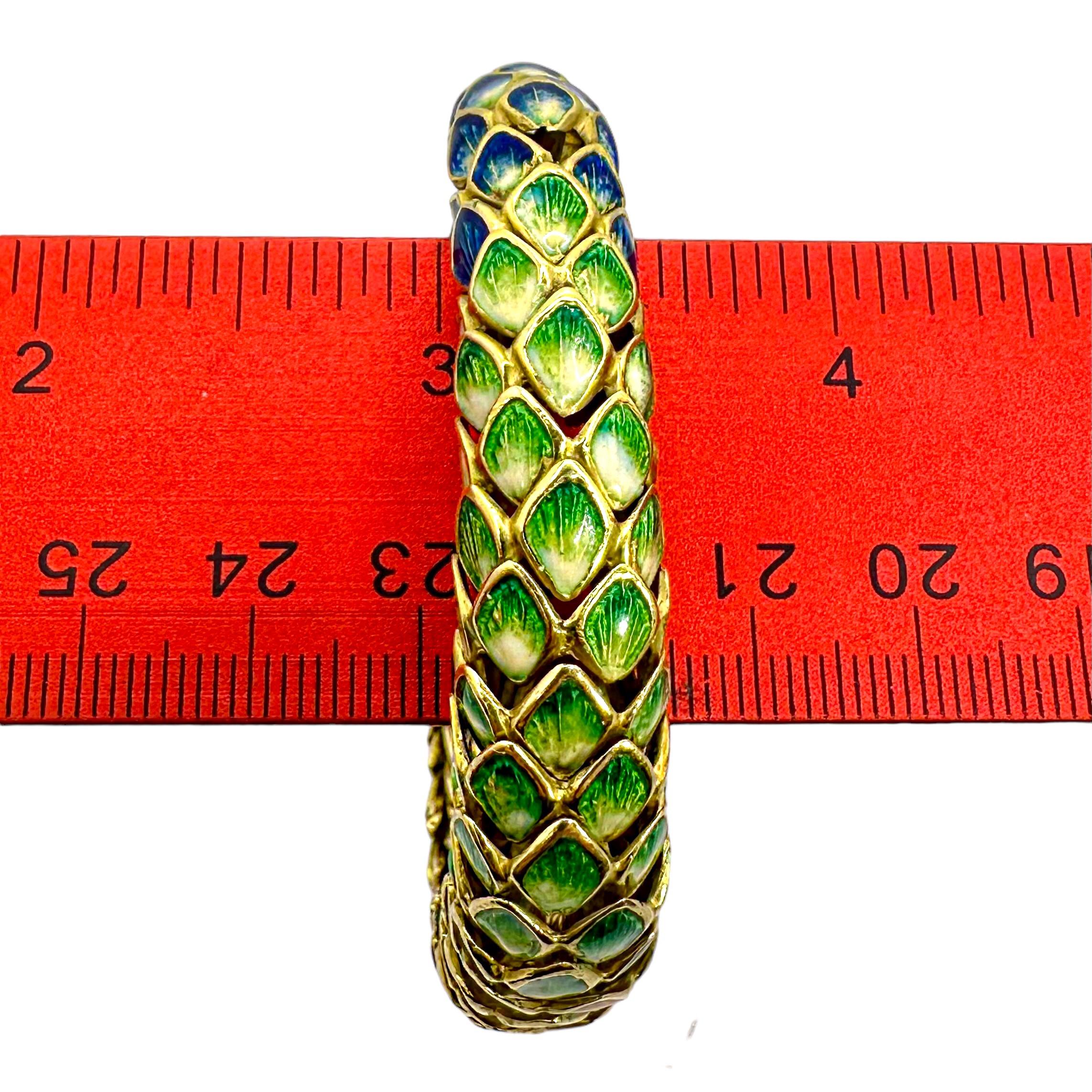 Fabuleux bracelet manchette souple en or 18K, émail et diamants à motif de serpent en vente 7