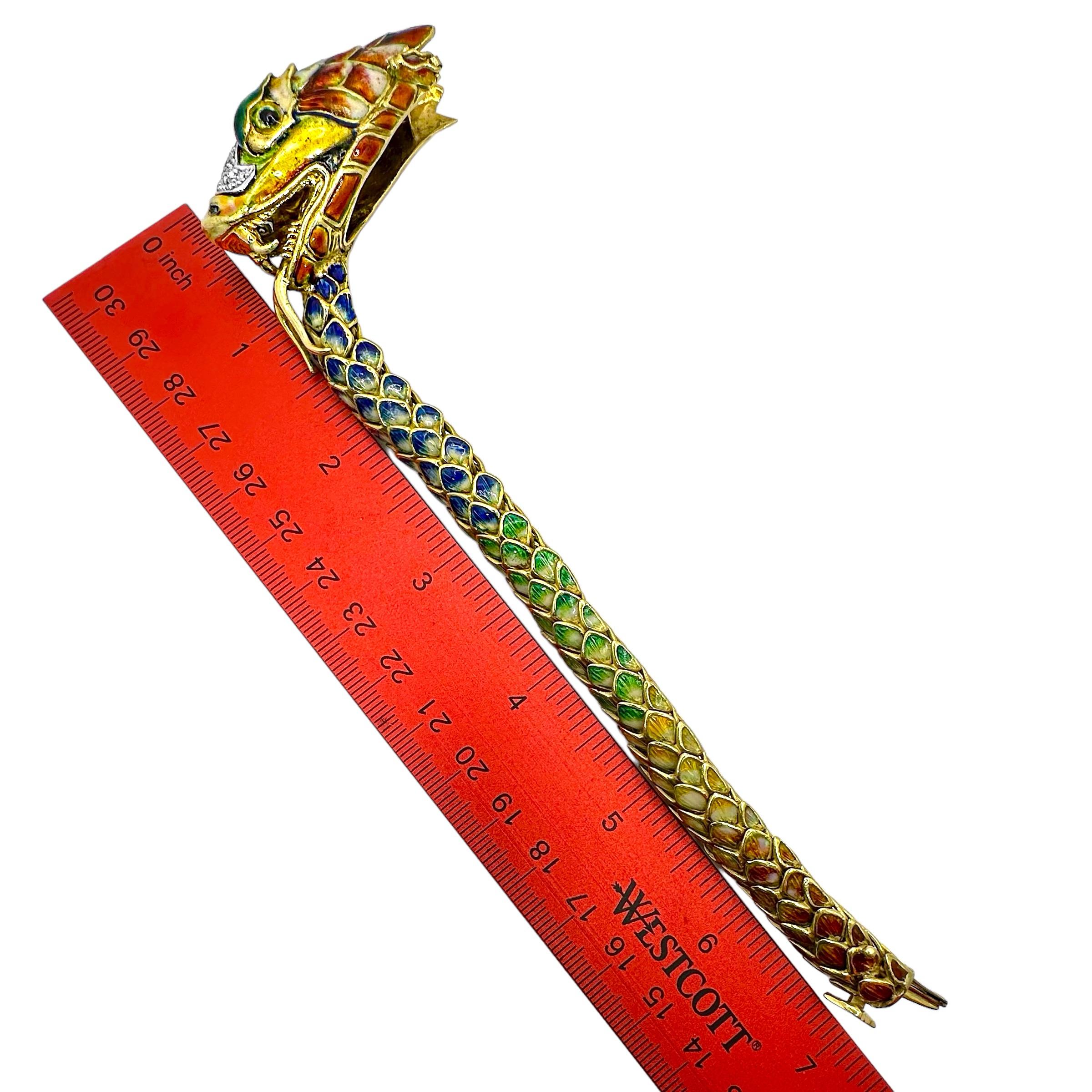 Fabuleux bracelet manchette souple en or 18K, émail et diamants à motif de serpent en vente 8