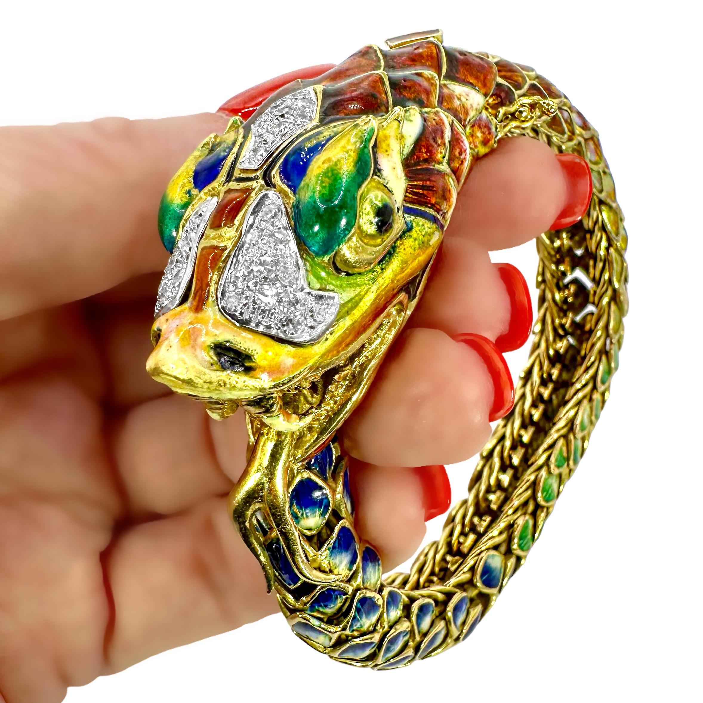 Fabuleux bracelet manchette souple en or 18K, émail et diamants à motif de serpent en vente 9