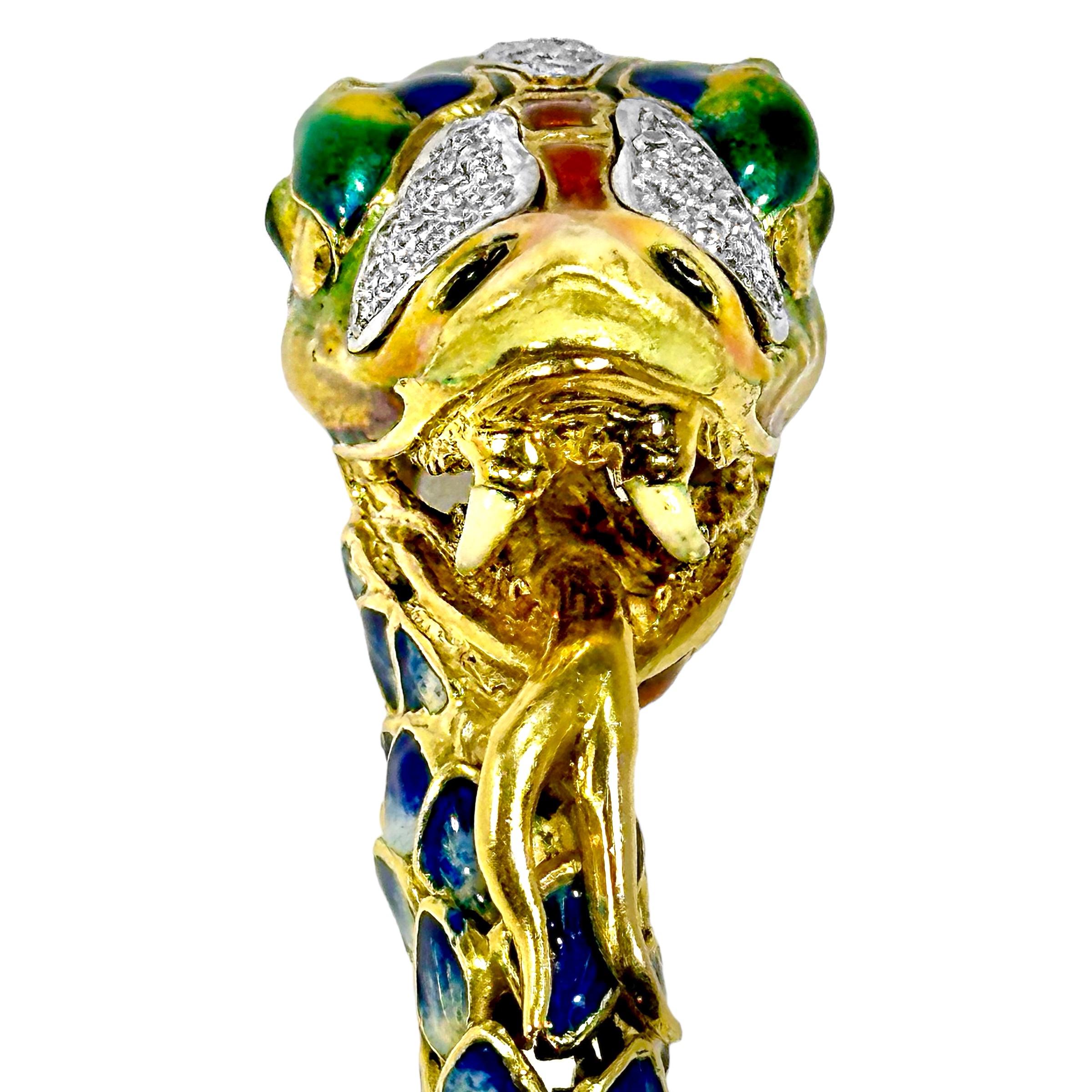 Fabuleux bracelet manchette souple en or 18K, émail et diamants à motif de serpent en vente 3