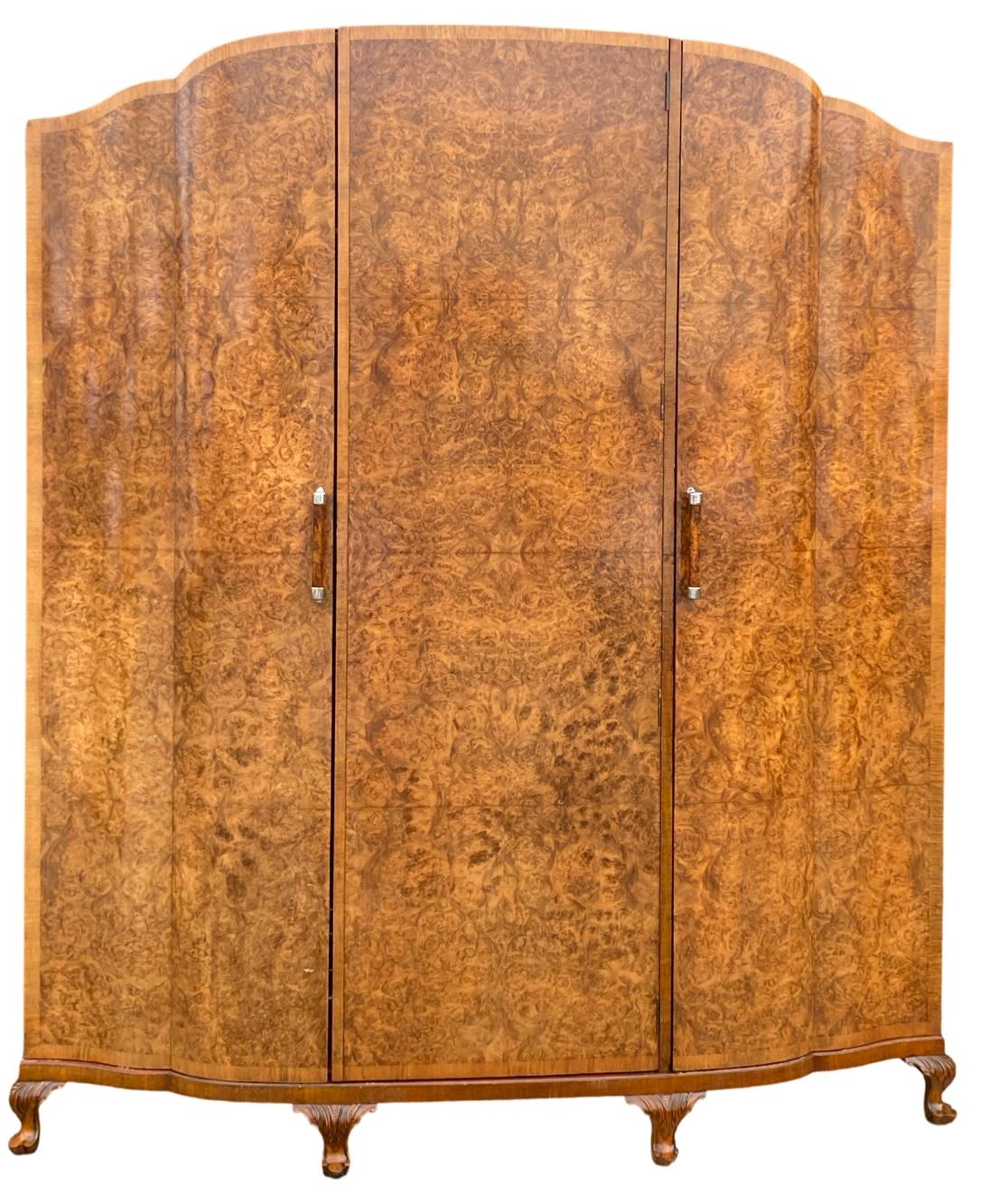 Fabulous serpentine fronted 3 door Art Deco Triple Wardrobe 9