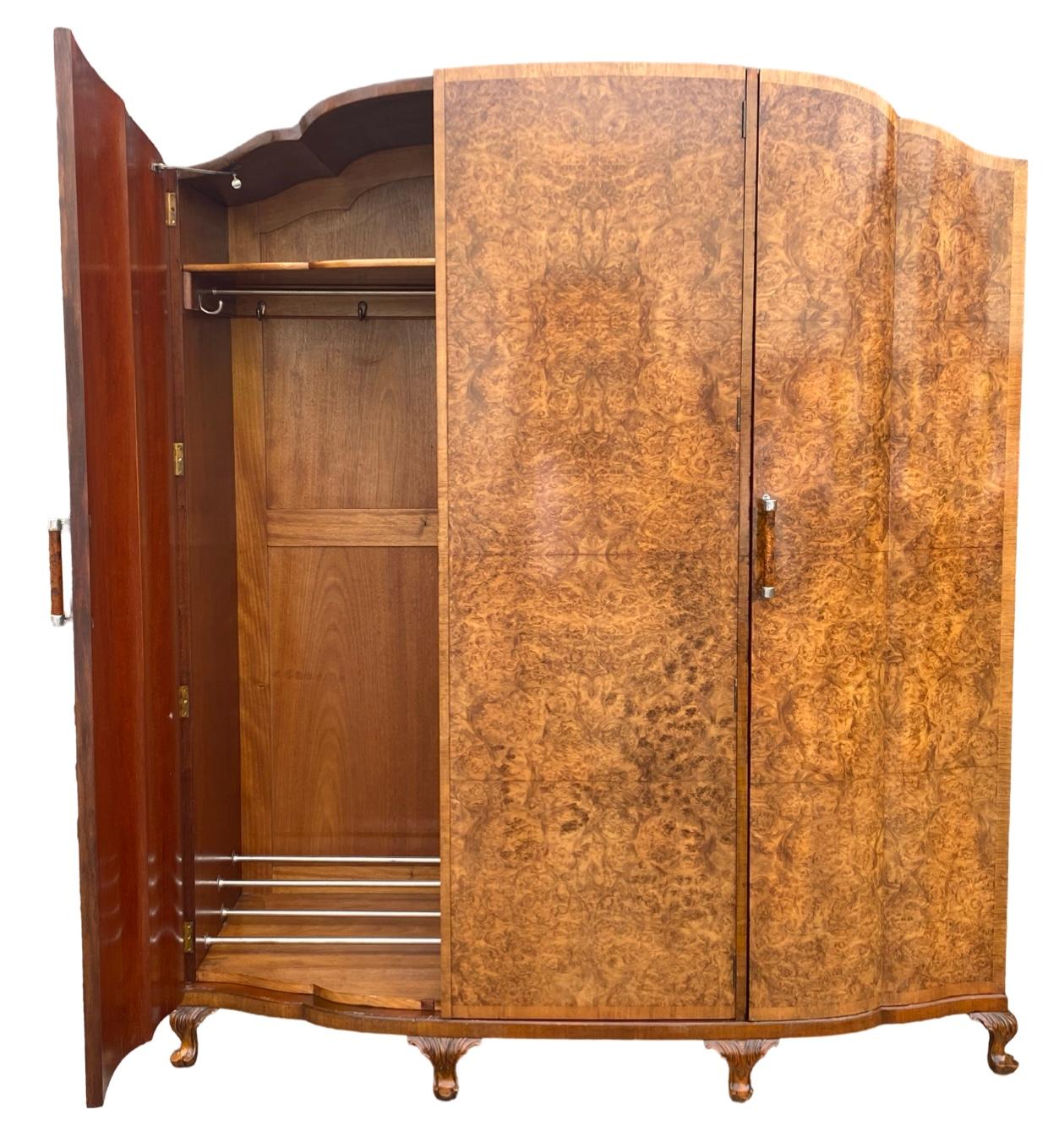 Fabulous serpentine fronted 3 door Art Deco Triple Wardrobe 10