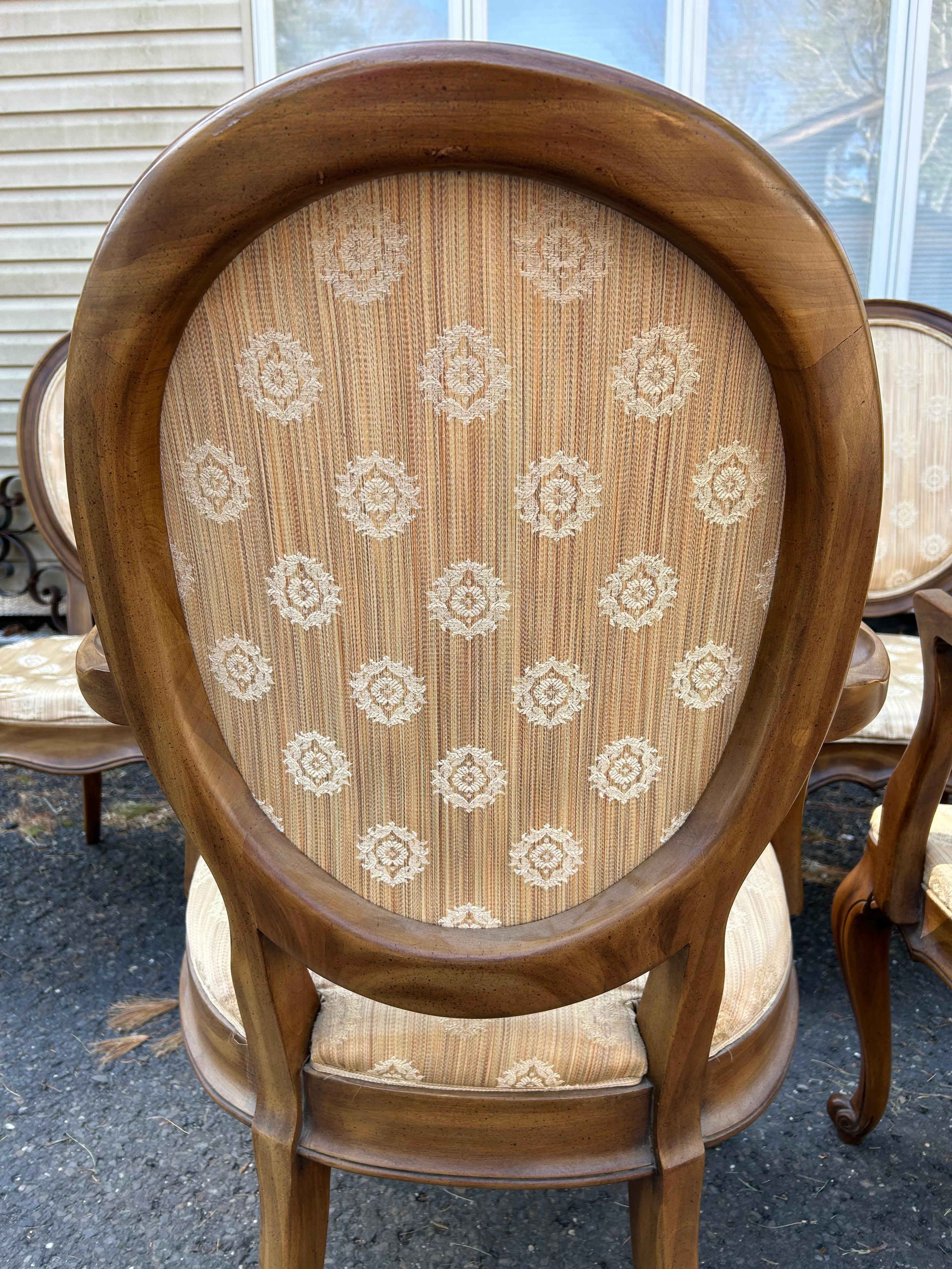 Fabulous Set 6 Balloon Back Cabriole Leg Dining Chairs Queen Anne style For Sale 4