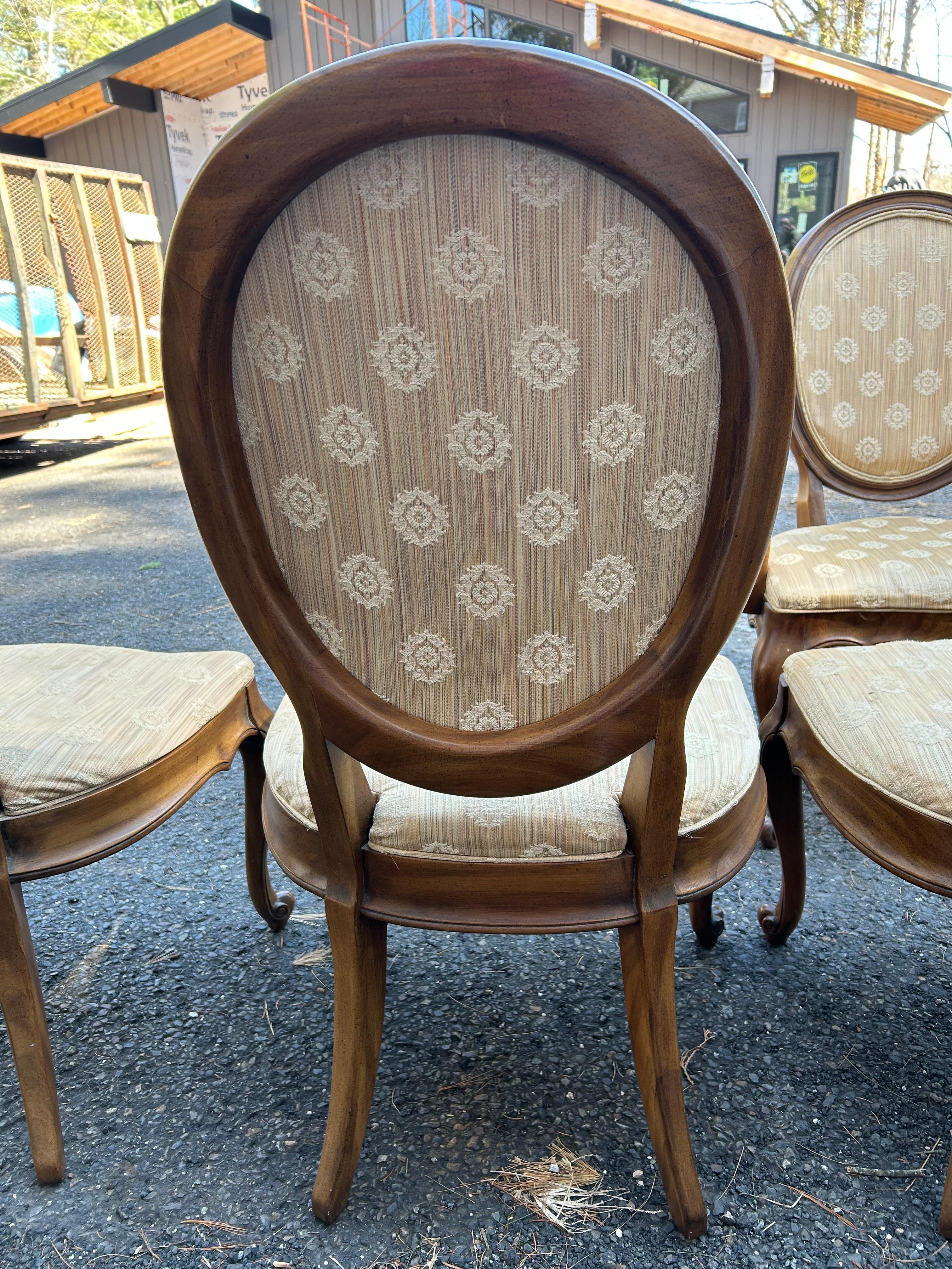 Fabulous Set 6 Balloon Back Cabriole Leg Dining Chairs Queen Anne style For Sale 8