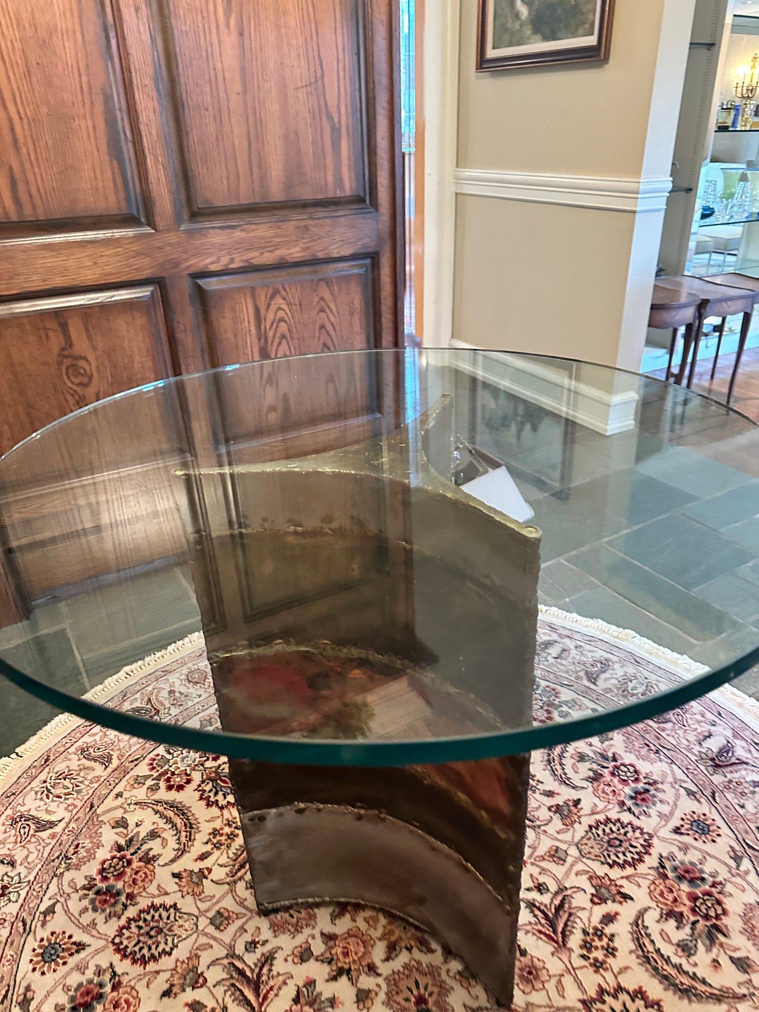 Fabuleuse table de salle à manger ronde à piédestal Silas Seandel, mi-siècle moderne en vente 3
