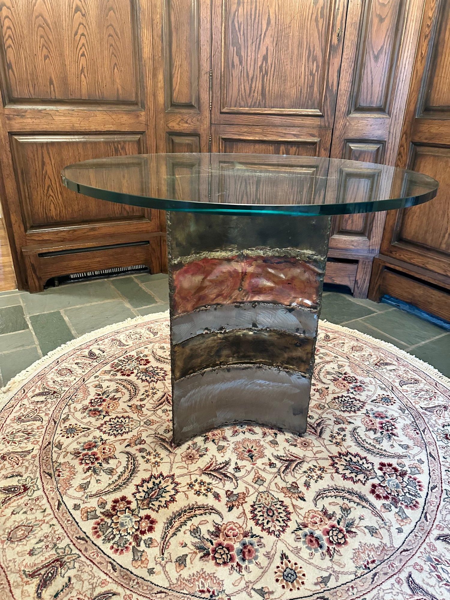 Mid-Century Modern Fabuleuse table de salle à manger ronde à piédestal Silas Seandel, mi-siècle moderne en vente