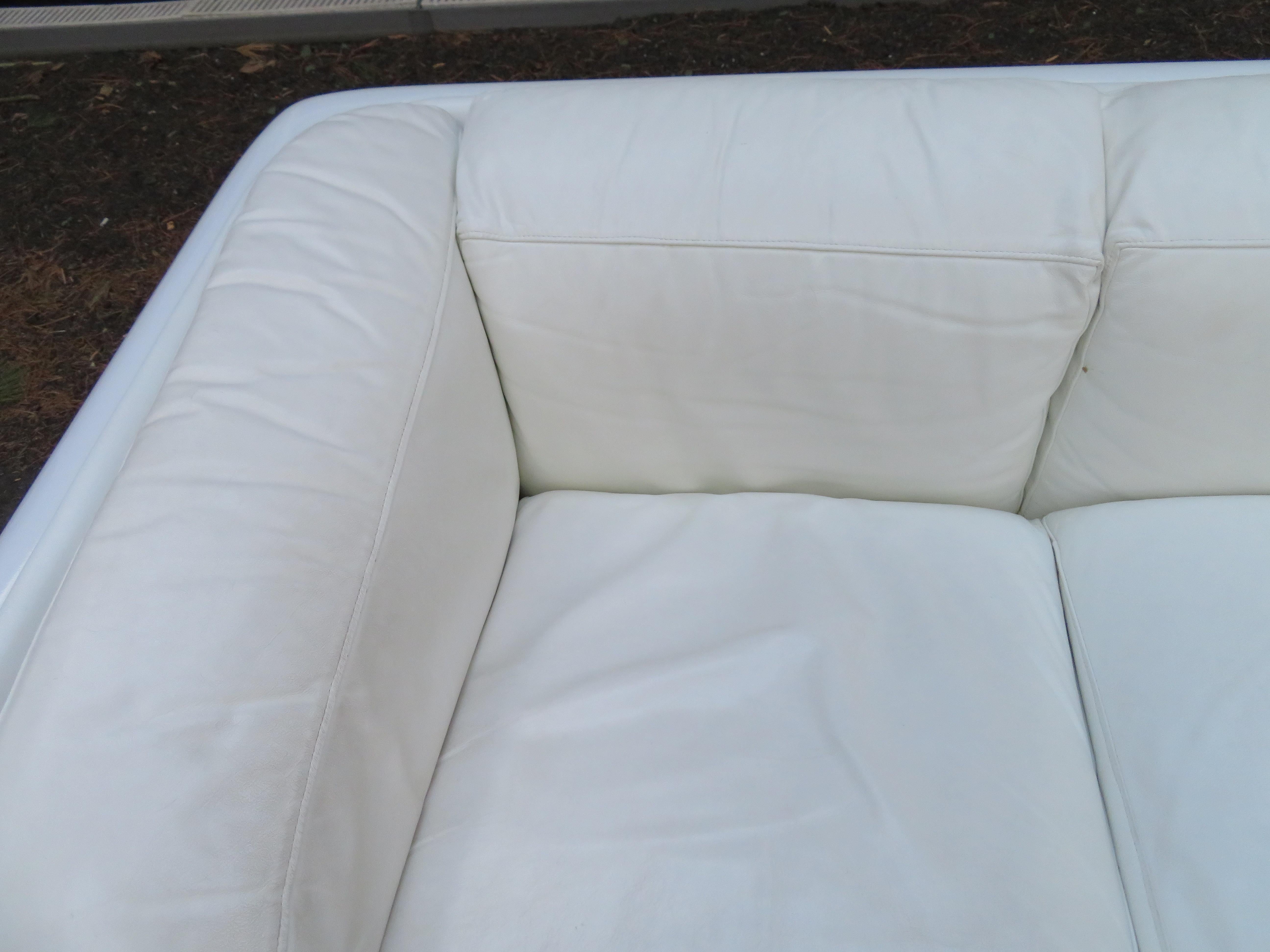 Fabuleux canapé Steelcase en cuir et fibre de verre de l'ère spatiale moderne William Andrus en vente 5