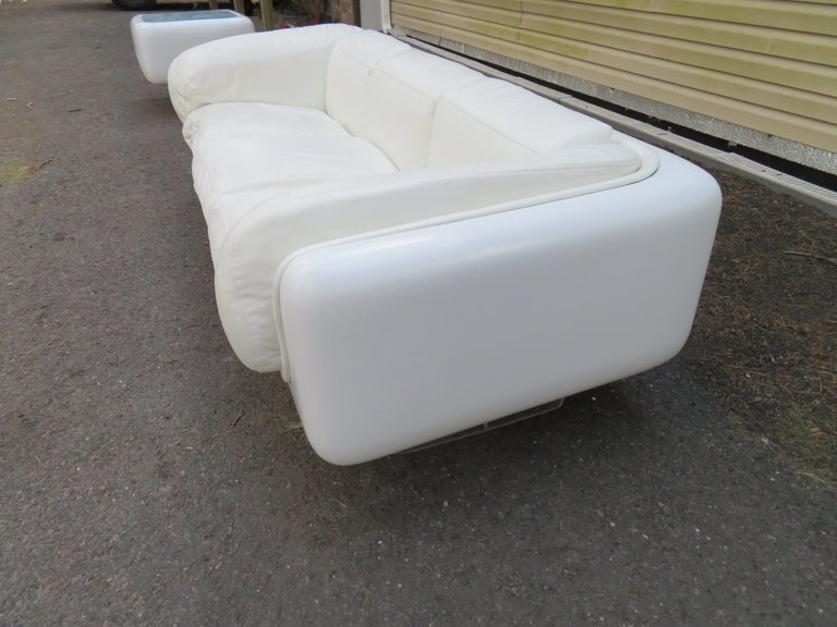Fabulous Steelcase Fiberglass Leather Space Age Modern Sofa William Andrus In Good Condition For Sale In Pemberton, NJ