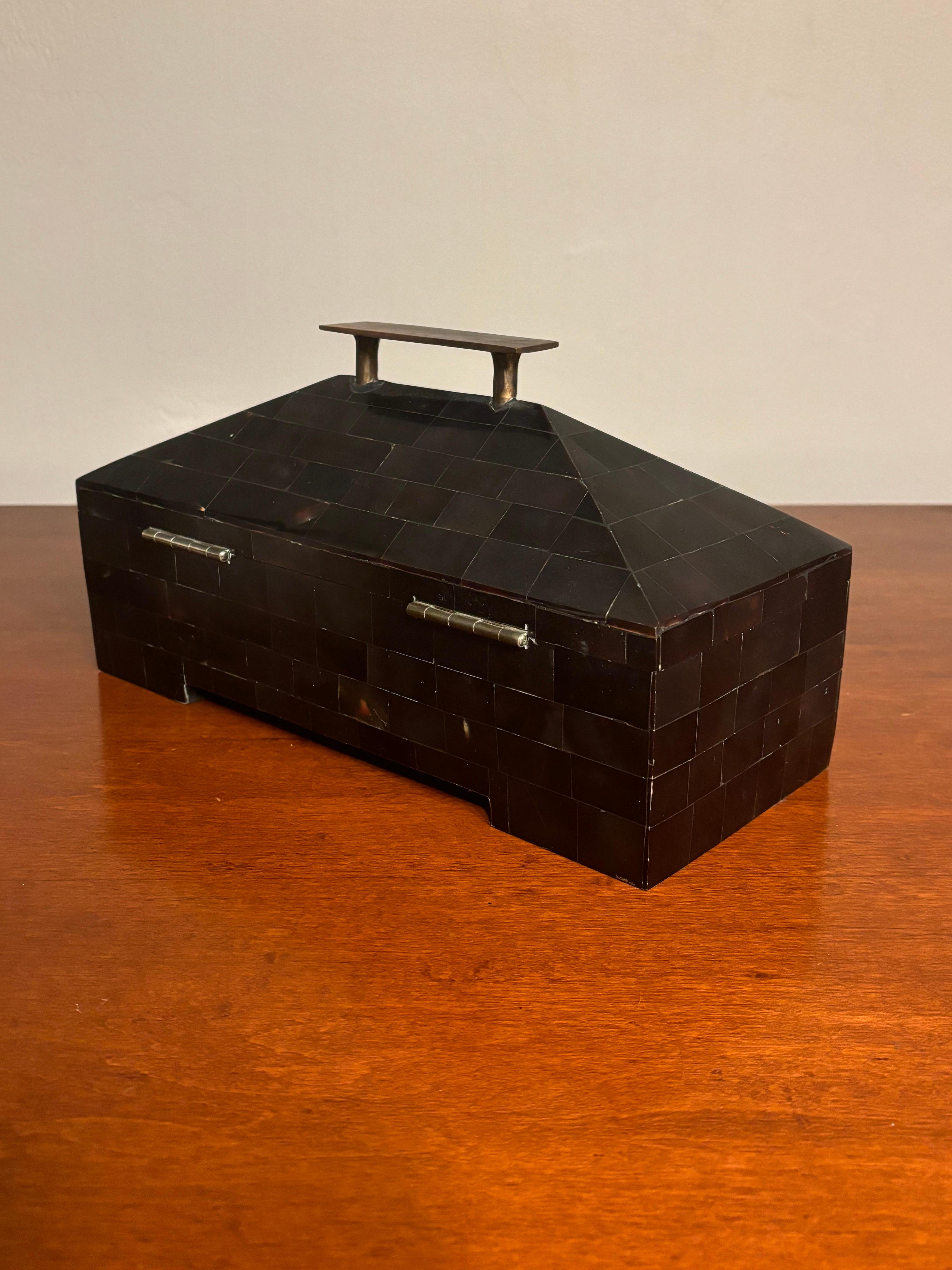 Fabulosa caja de cuerno teselado en Bueno estado para la venta en Boynton Beach, FL