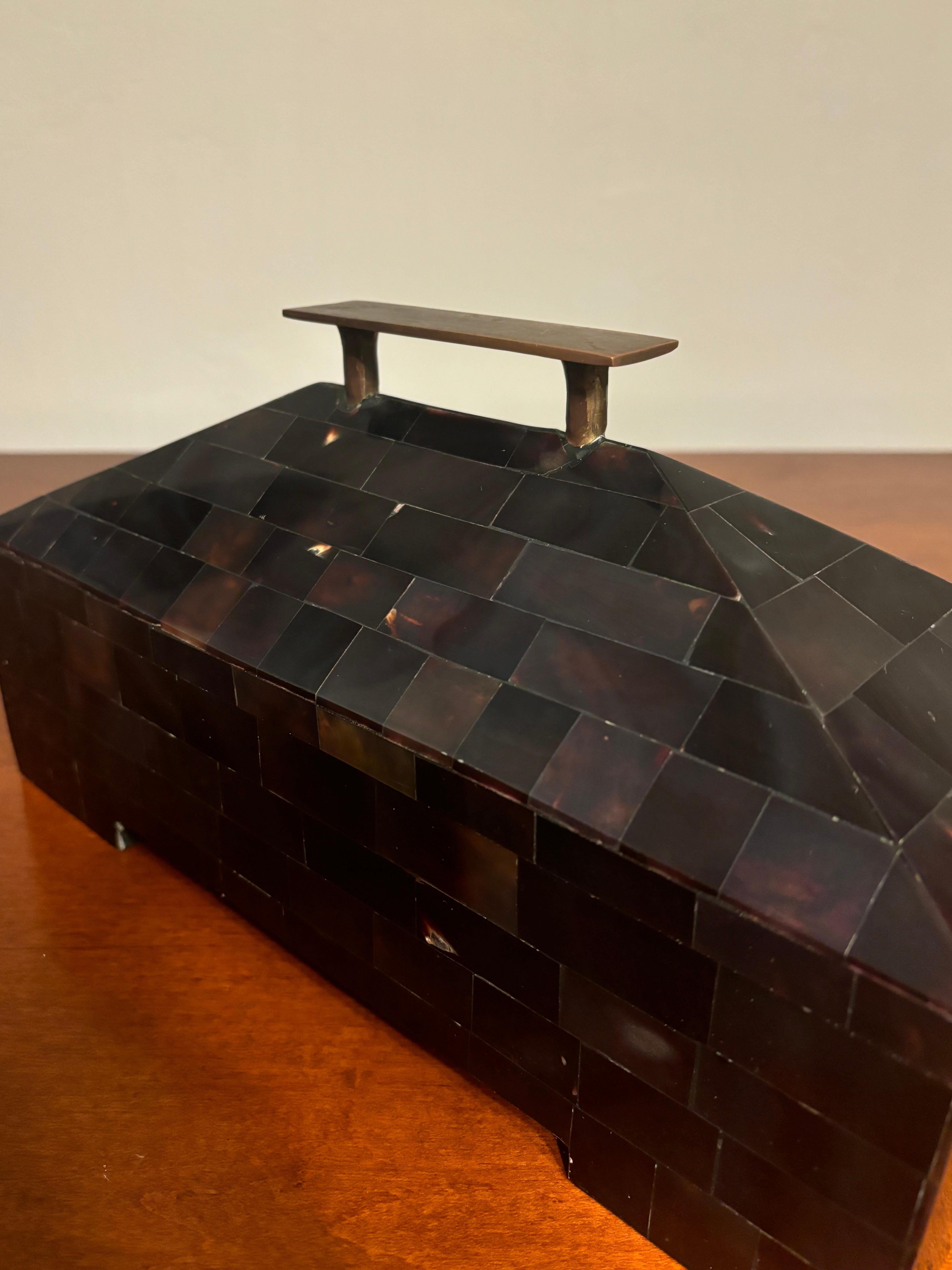 Fabulosa caja de cuerno teselado siglo XX en venta